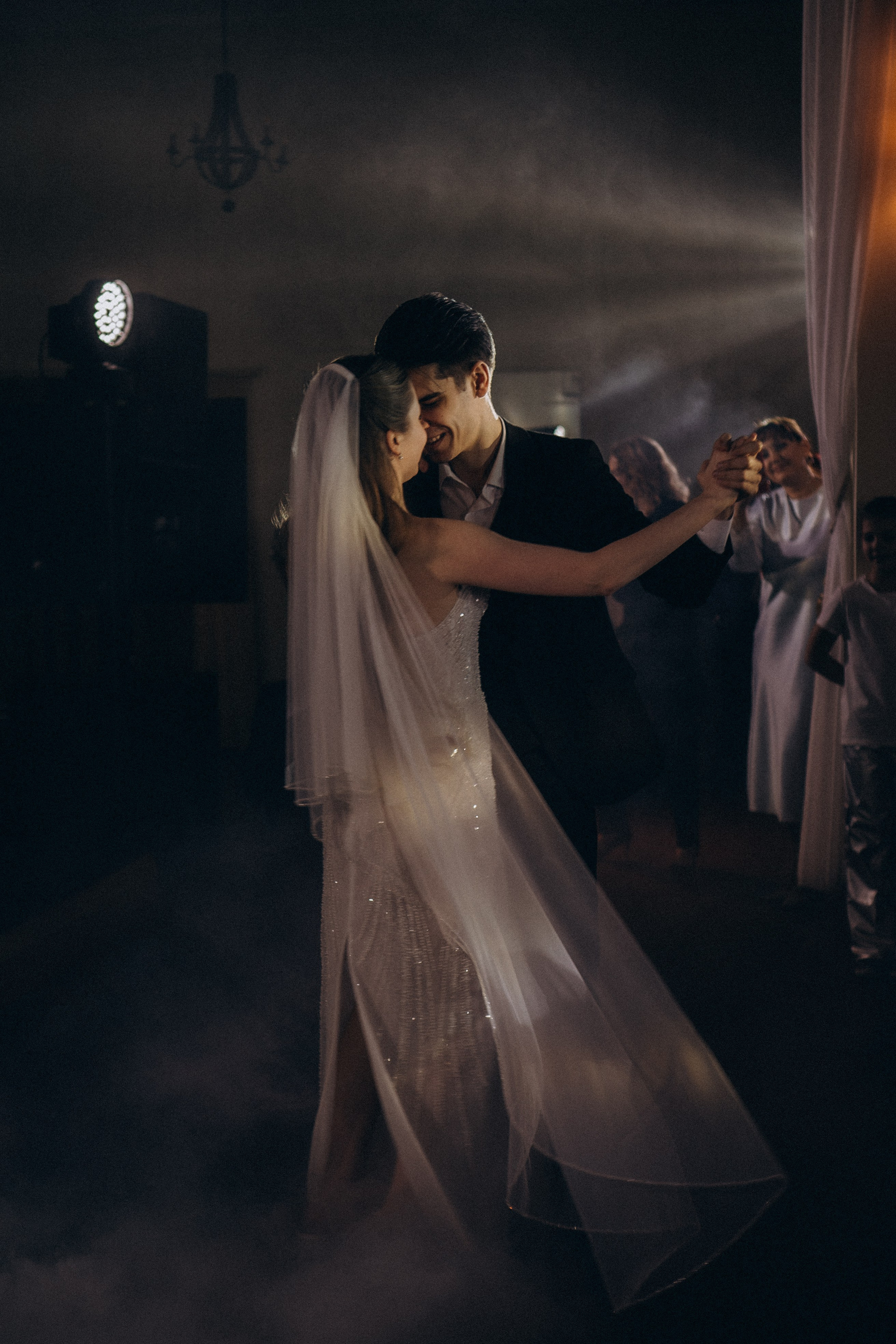 СВАДЕБНАЯ СЬЕМКА СБОРОВ В ОТЕЛЕ И ВЫЕЗД НА ЦЕРЕМОНИЮ (СНЯТО В СИБИРЕ В НИЖНЕВАРТОВСКЕ). Профессиональный фотограф, Санкт-Петербург — Виктория Богомолова