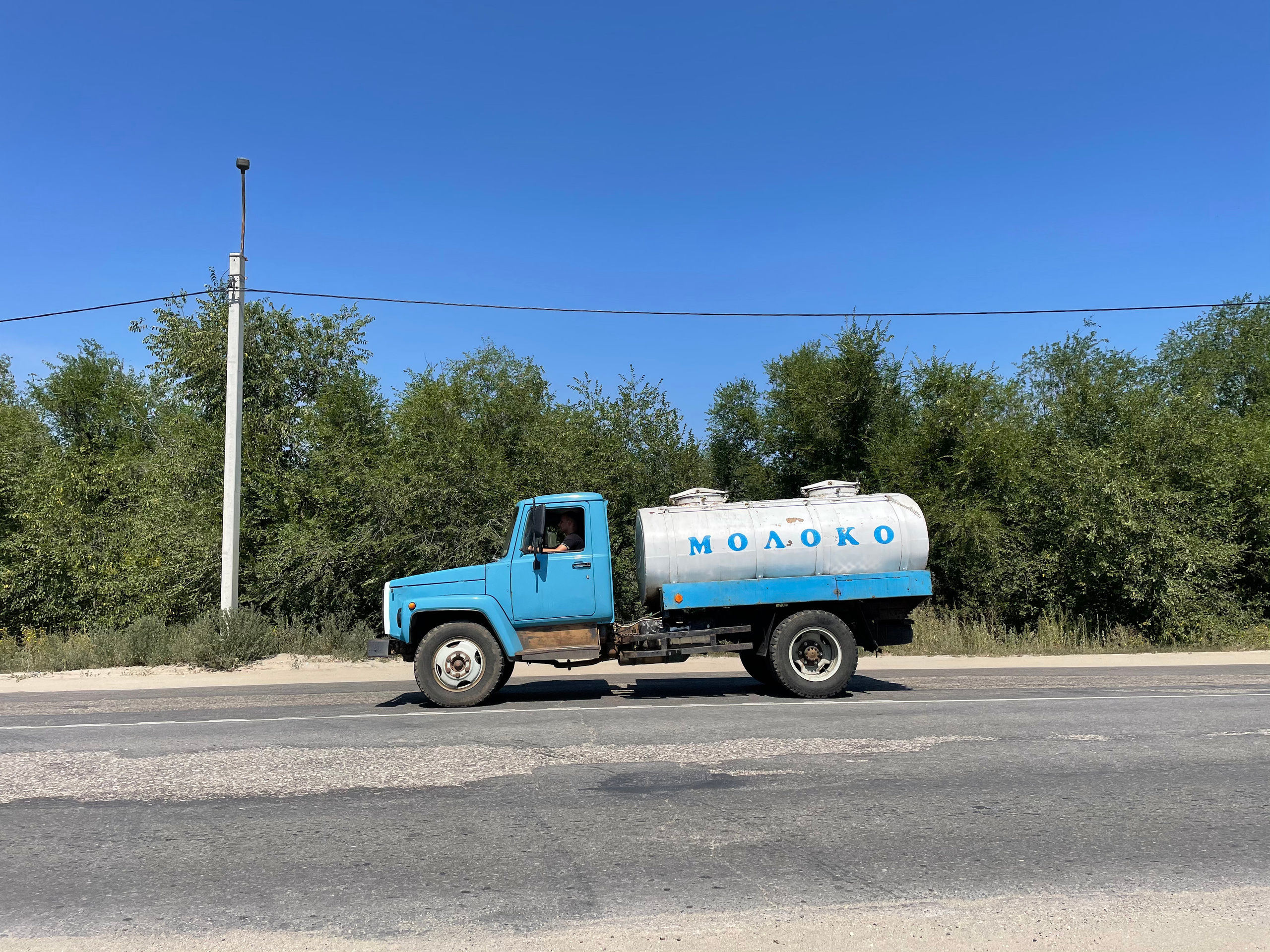 90 052 Автоцестерна Молоко. ВИЗУАЛЬНЫЕ И ЗВУКОВЫЕ РЕШЕНИЯ ДЛЯ БИЗНЕСА И СЪЁМОК ТЕЛЕТЕЛА