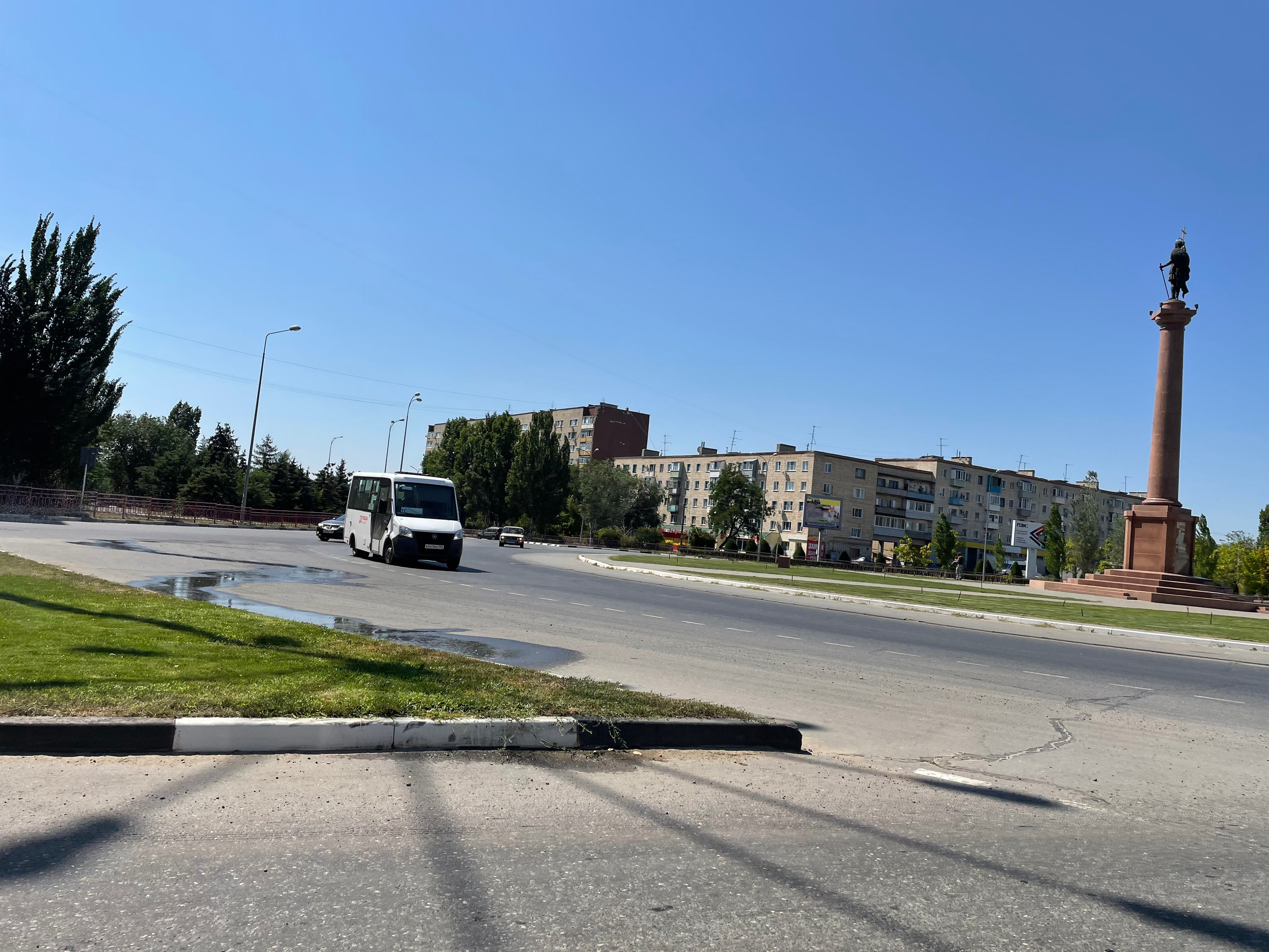 21 102 Памятник на колоне. ВИЗУАЛЬНЫЕ И ЗВУКОВЫЕ РЕШЕНИЯ ДЛЯ БИЗНЕСА И СЪЁМОК ТЕЛЕТЕЛА