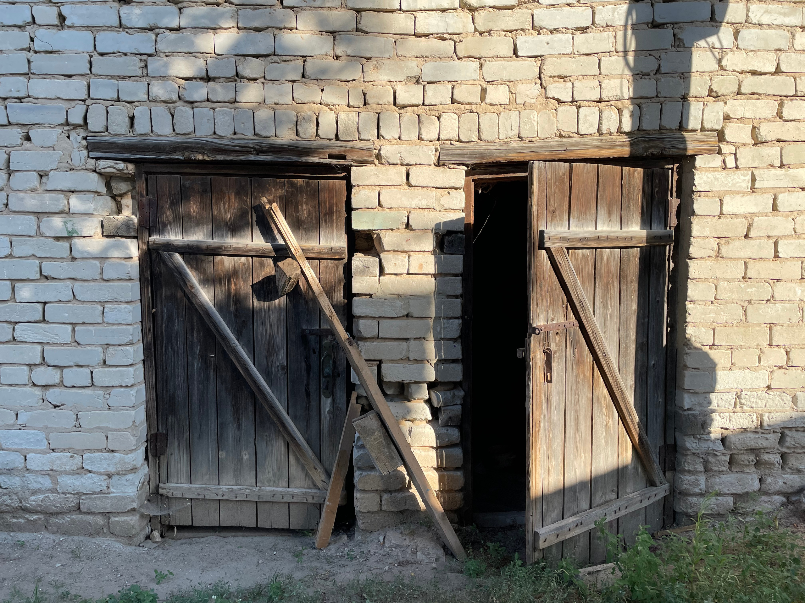 20 031 Старый двор. ВИЗУАЛЬНЫЕ И ЗВУКОВЫЕ РЕШЕНИЯ ДЛЯ БИЗНЕСА И СЪЁМОК ТЕЛЕТЕЛА