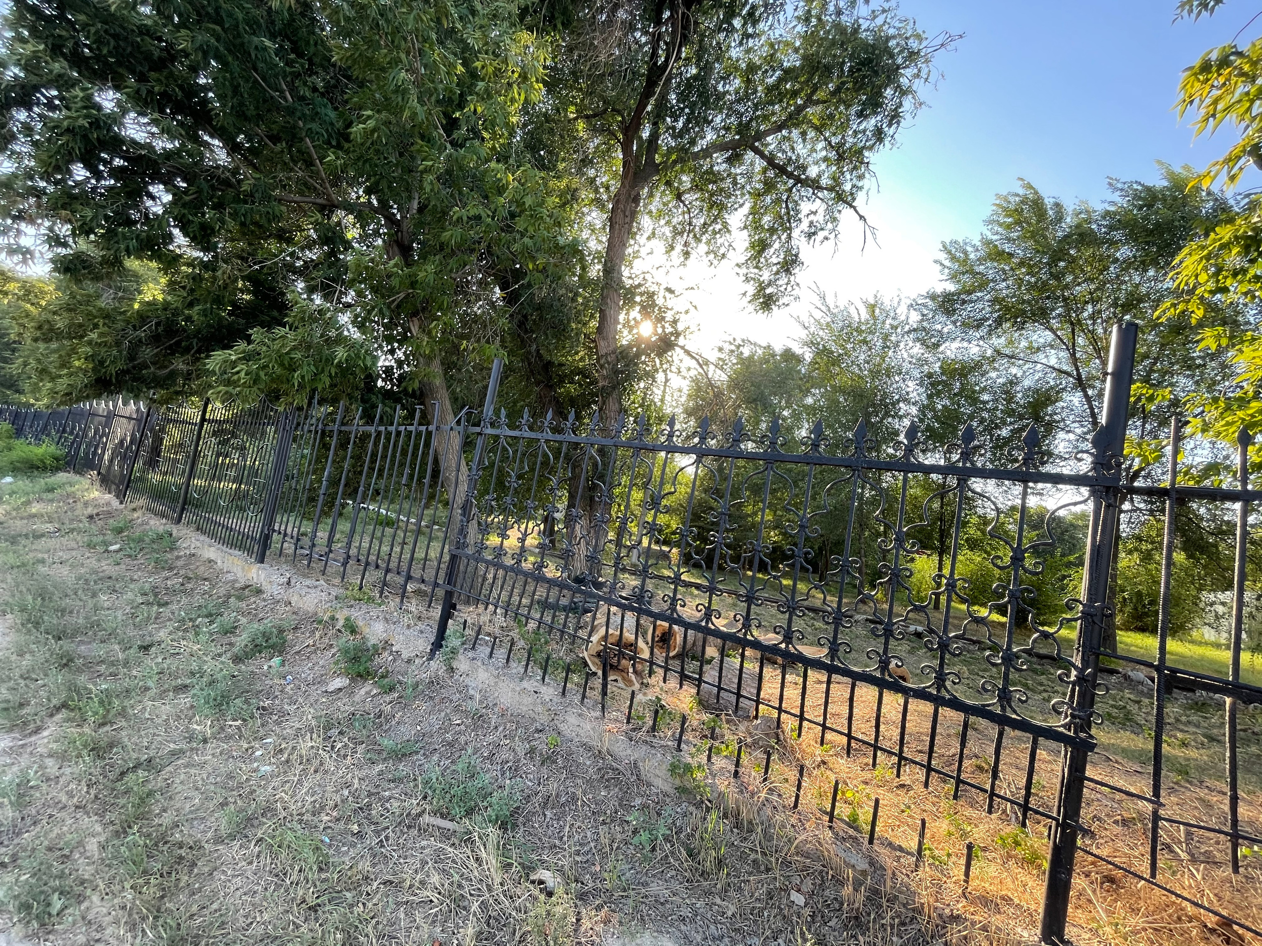 200 028 Кованый забор. ВИЗУАЛЬНЫЕ И ЗВУКОВЫЕ РЕШЕНИЯ ДЛЯ БИЗНЕСА И СЪЁМОК ТЕЛЕТЕЛА