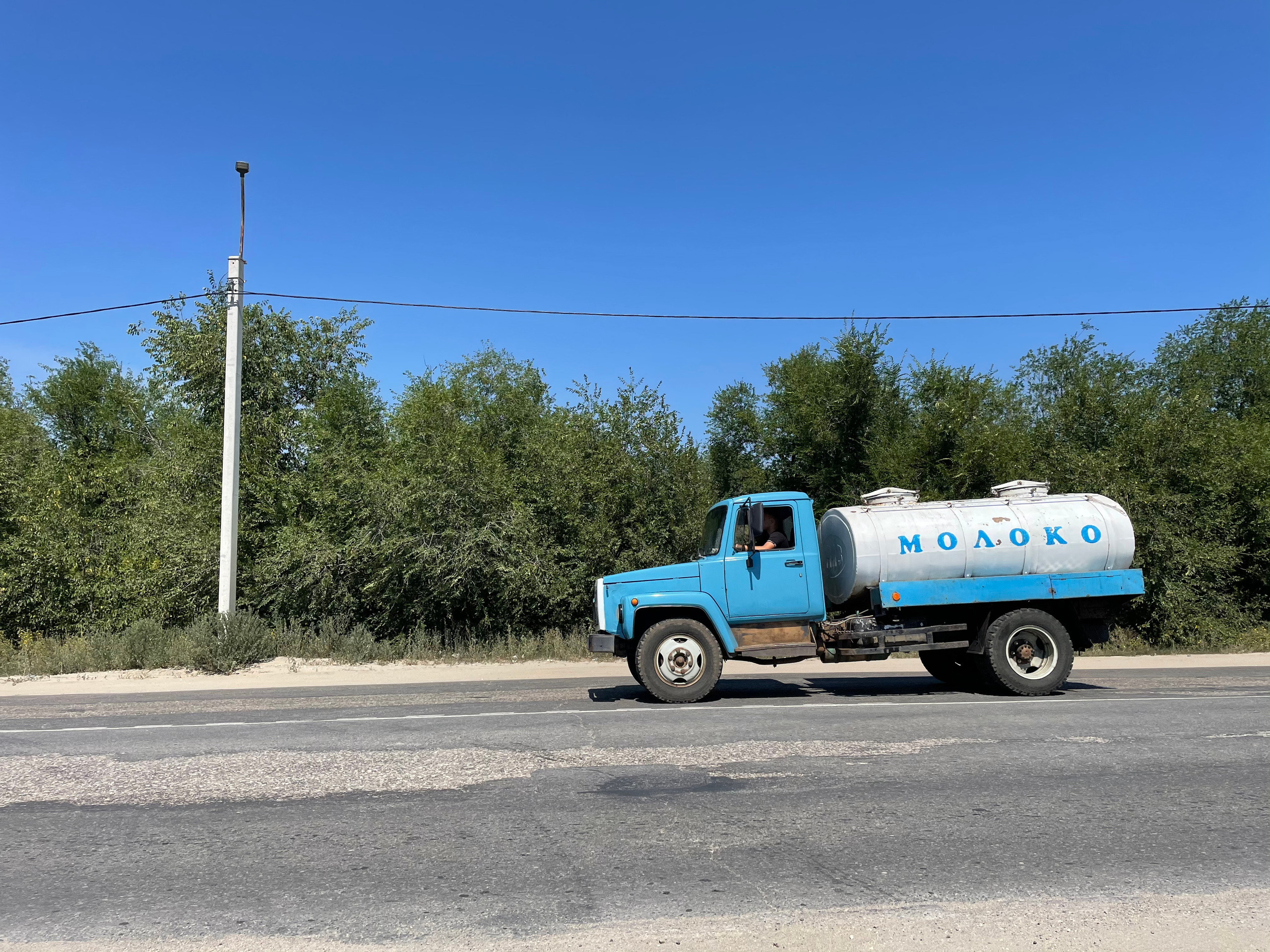 90 052 Автоцестерна Молоко. ВИЗУАЛЬНЫЕ И ЗВУКОВЫЕ РЕШЕНИЯ ДЛЯ БИЗНЕСА И СЪЁМОК ТЕЛЕТЕЛА