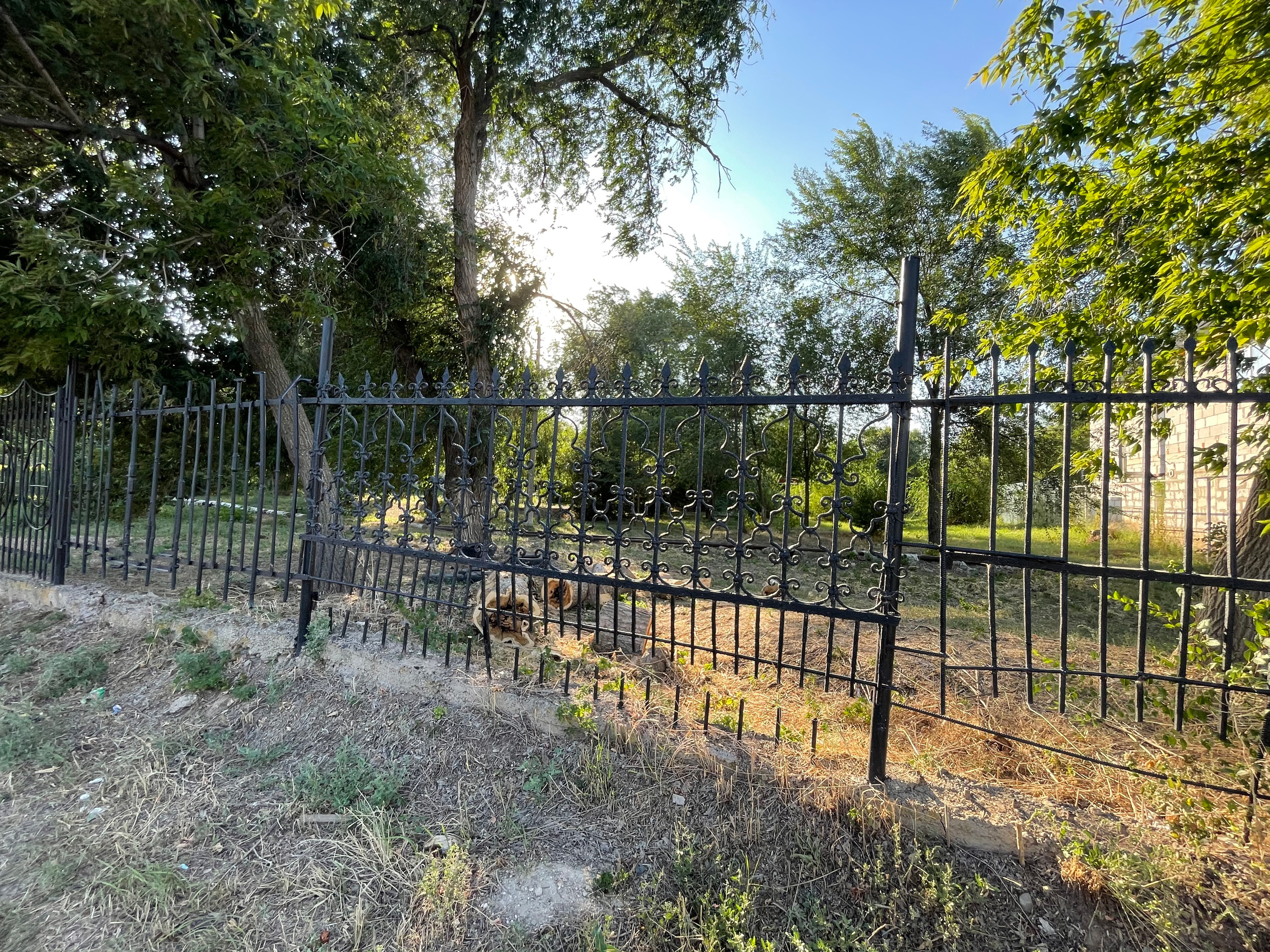 200 028 Кованый забор. ВИЗУАЛЬНЫЕ И ЗВУКОВЫЕ РЕШЕНИЯ ДЛЯ БИЗНЕСА И СЪЁМОК ТЕЛЕТЕЛА