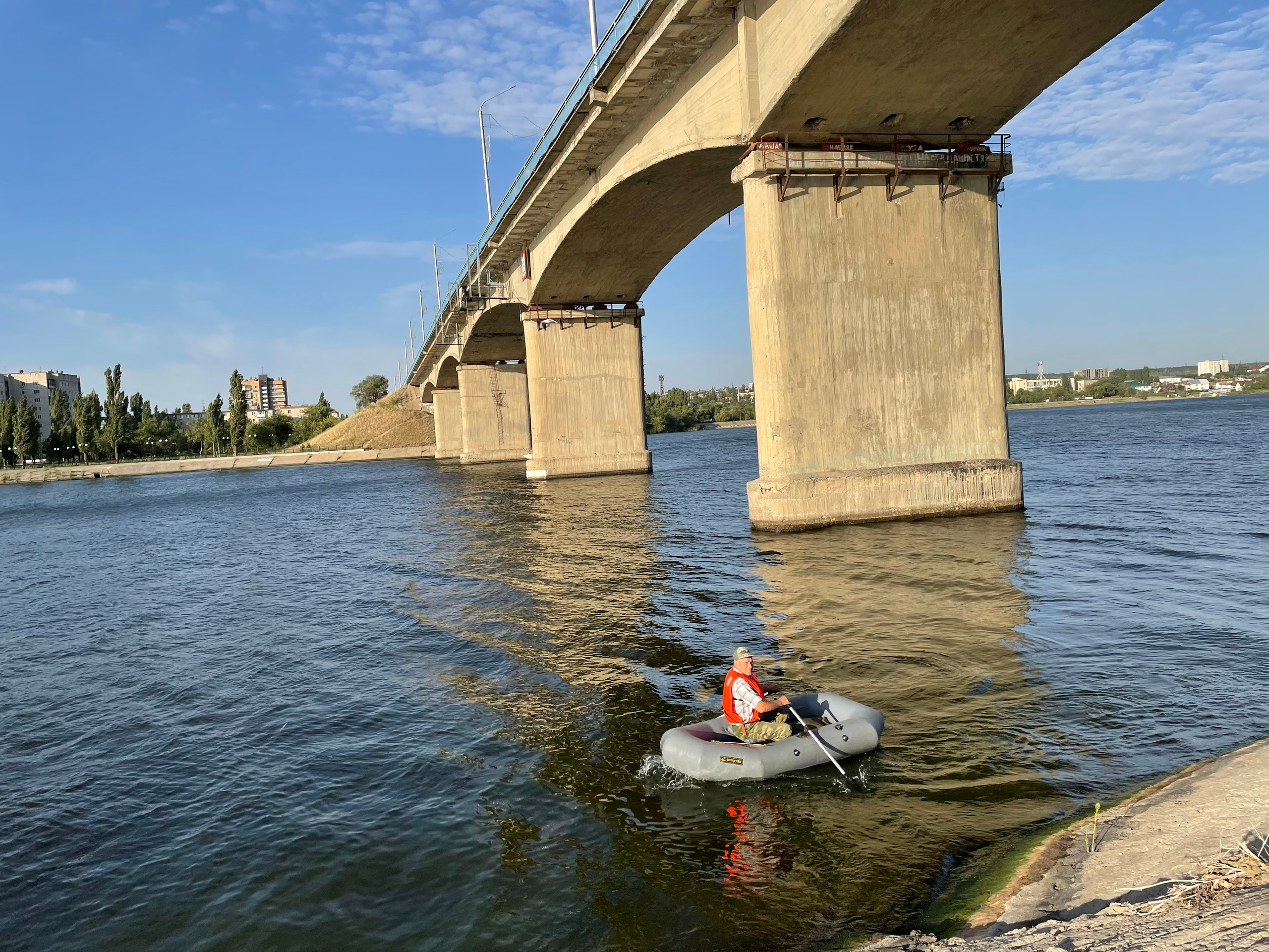 20 522 Мост и лодка. ВИЗУАЛЬНЫЕ И ЗВУКОВЫЕ РЕШЕНИЯ ДЛЯ БИЗНЕСА И СЪЁМОК ТЕЛЕТЕЛА