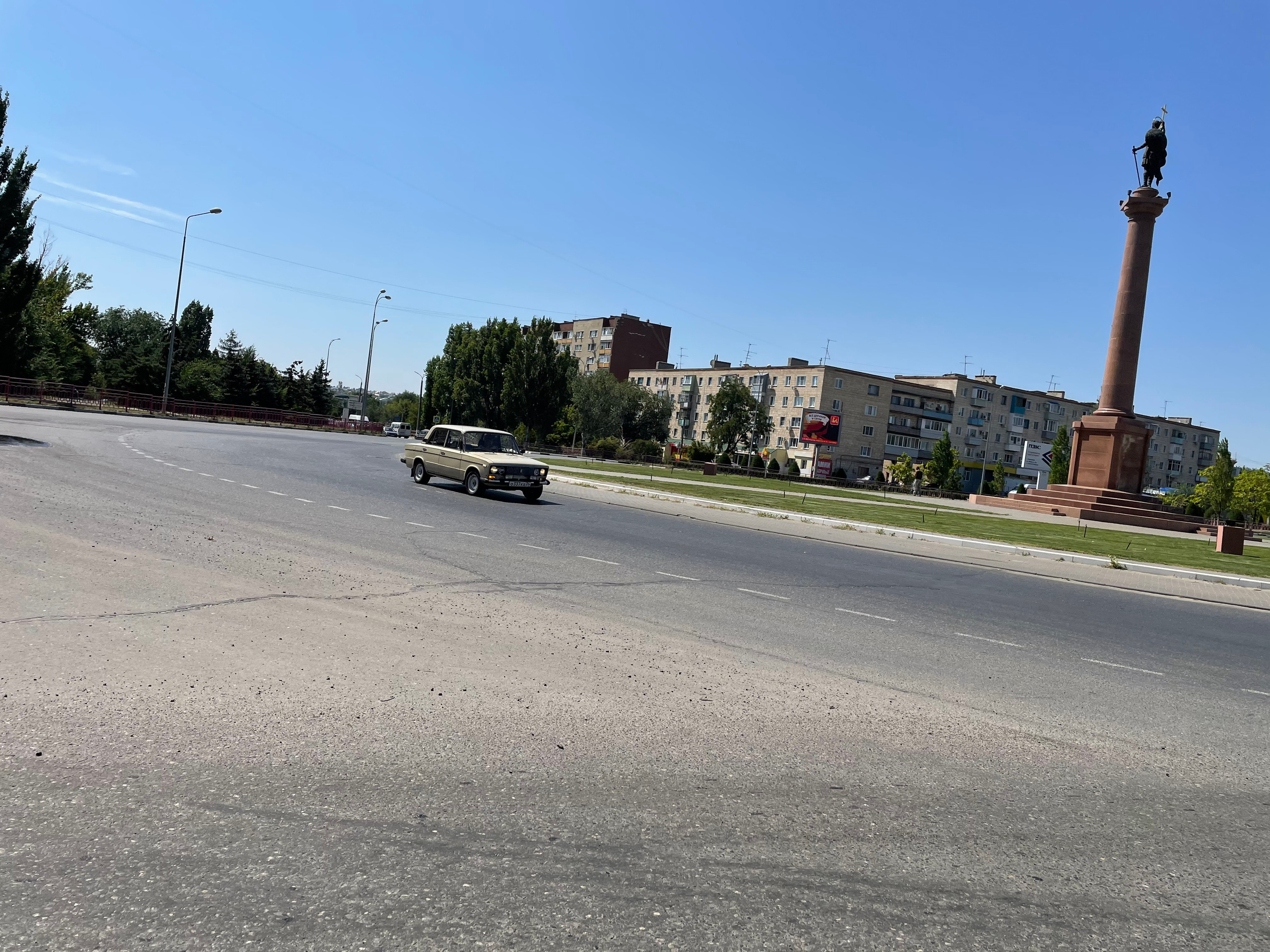 21 102 Памятник на колоне. ВИЗУАЛЬНЫЕ И ЗВУКОВЫЕ РЕШЕНИЯ ДЛЯ БИЗНЕСА И СЪЁМОК ТЕЛЕТЕЛА