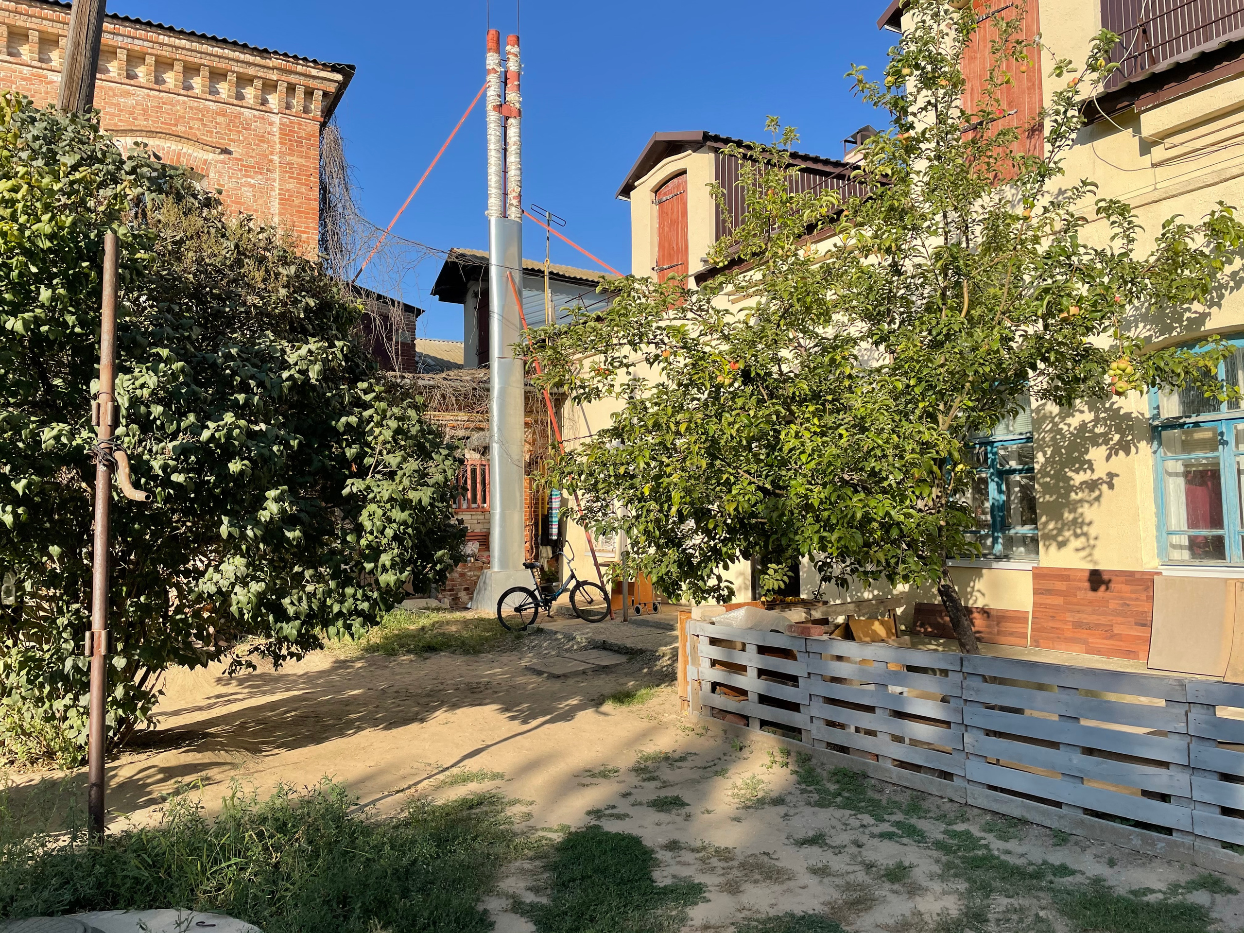 20 031 Старый двор. ВИЗУАЛЬНЫЕ И ЗВУКОВЫЕ РЕШЕНИЯ ДЛЯ БИЗНЕСА И СЪЁМОК ТЕЛЕТЕЛА