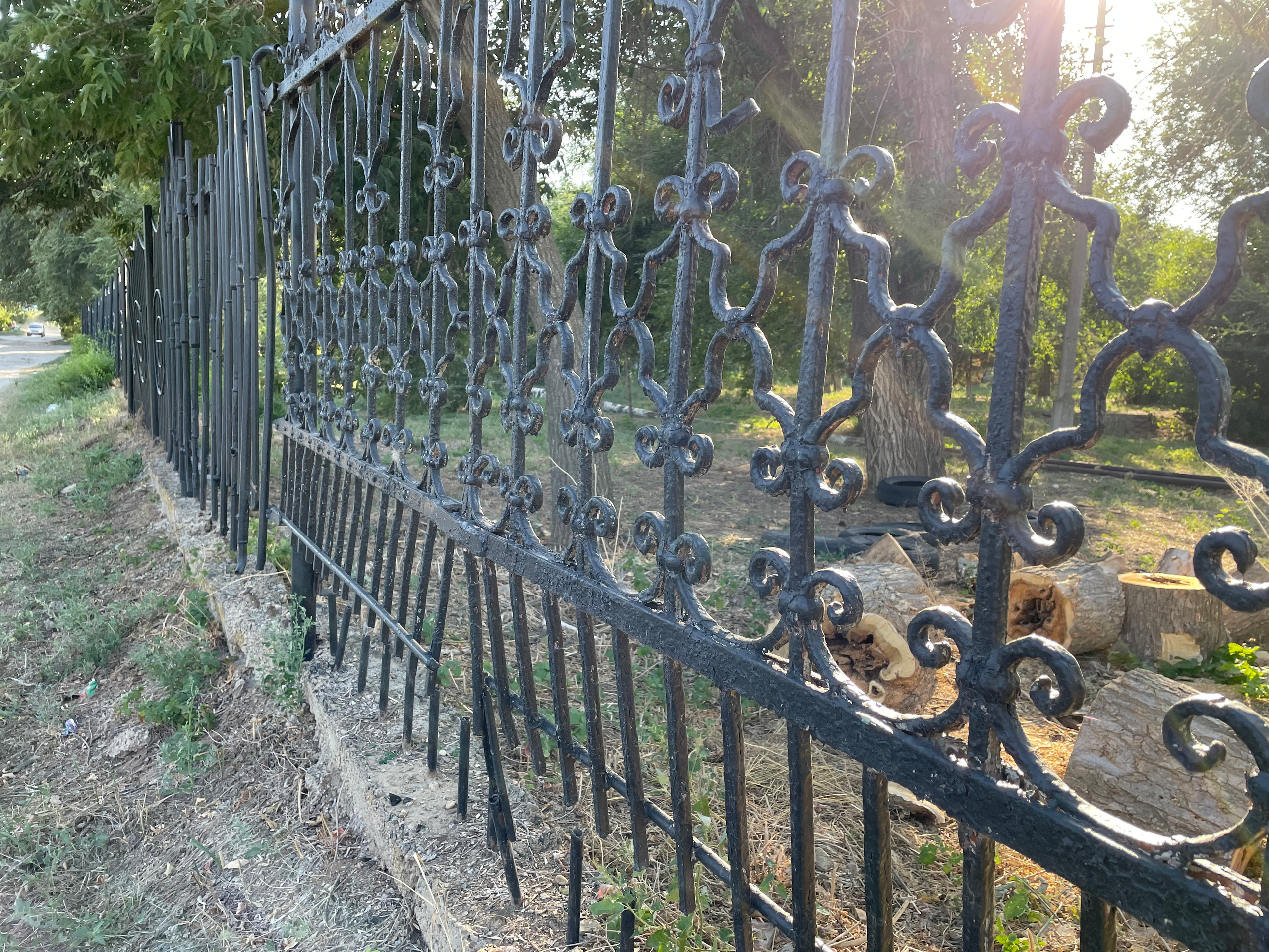 200 028 Кованый забор. ВИЗУАЛЬНЫЕ И ЗВУКОВЫЕ РЕШЕНИЯ ДЛЯ БИЗНЕСА И СЪЁМОК ТЕЛЕТЕЛА