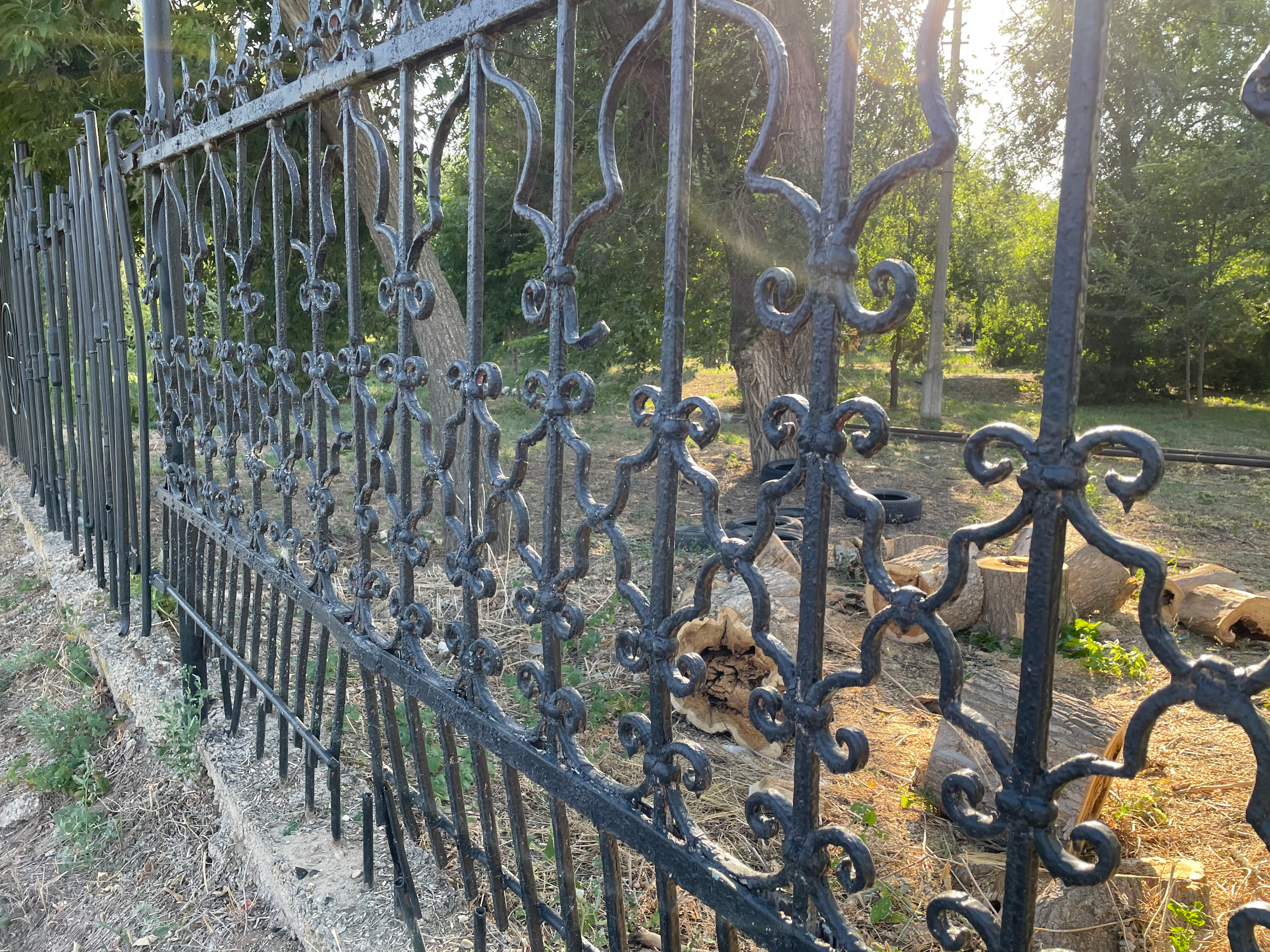 200 028 Кованый забор. ВИЗУАЛЬНЫЕ И ЗВУКОВЫЕ РЕШЕНИЯ ДЛЯ БИЗНЕСА И СЪЁМОК ТЕЛЕТЕЛА