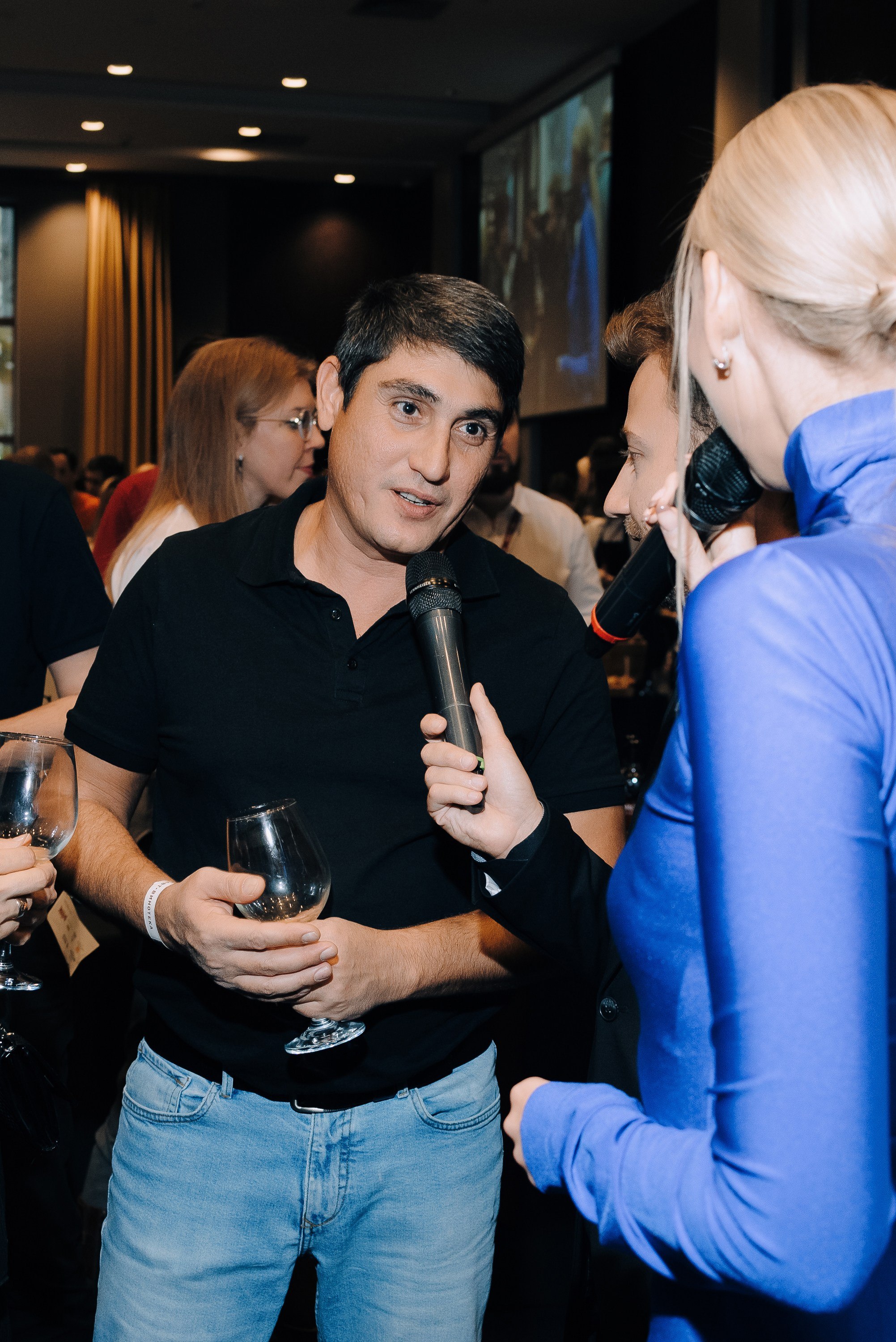 ФЕСТИВАЛЬ ВИНА И КРЕПКИХ НАПИТКОВ МАВТ-ВИНОТЕКА. Репортажный фотограф Зуев Роман г. Челябинск