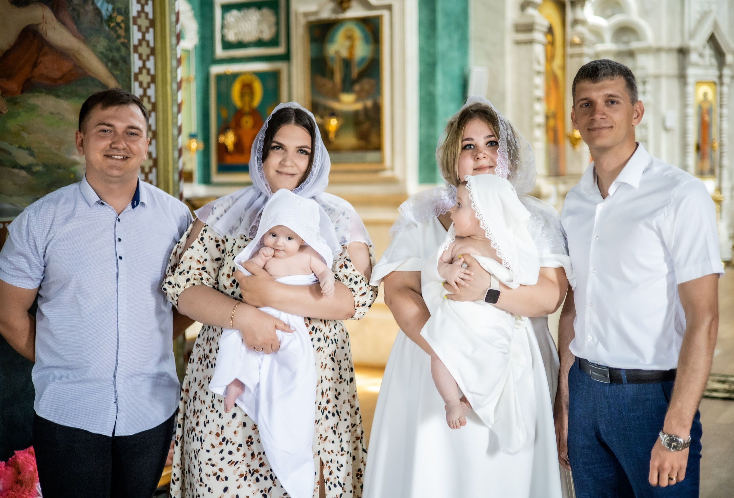 Крещение Ульяны и Вероники. Фотограф Надежда Лукьянова