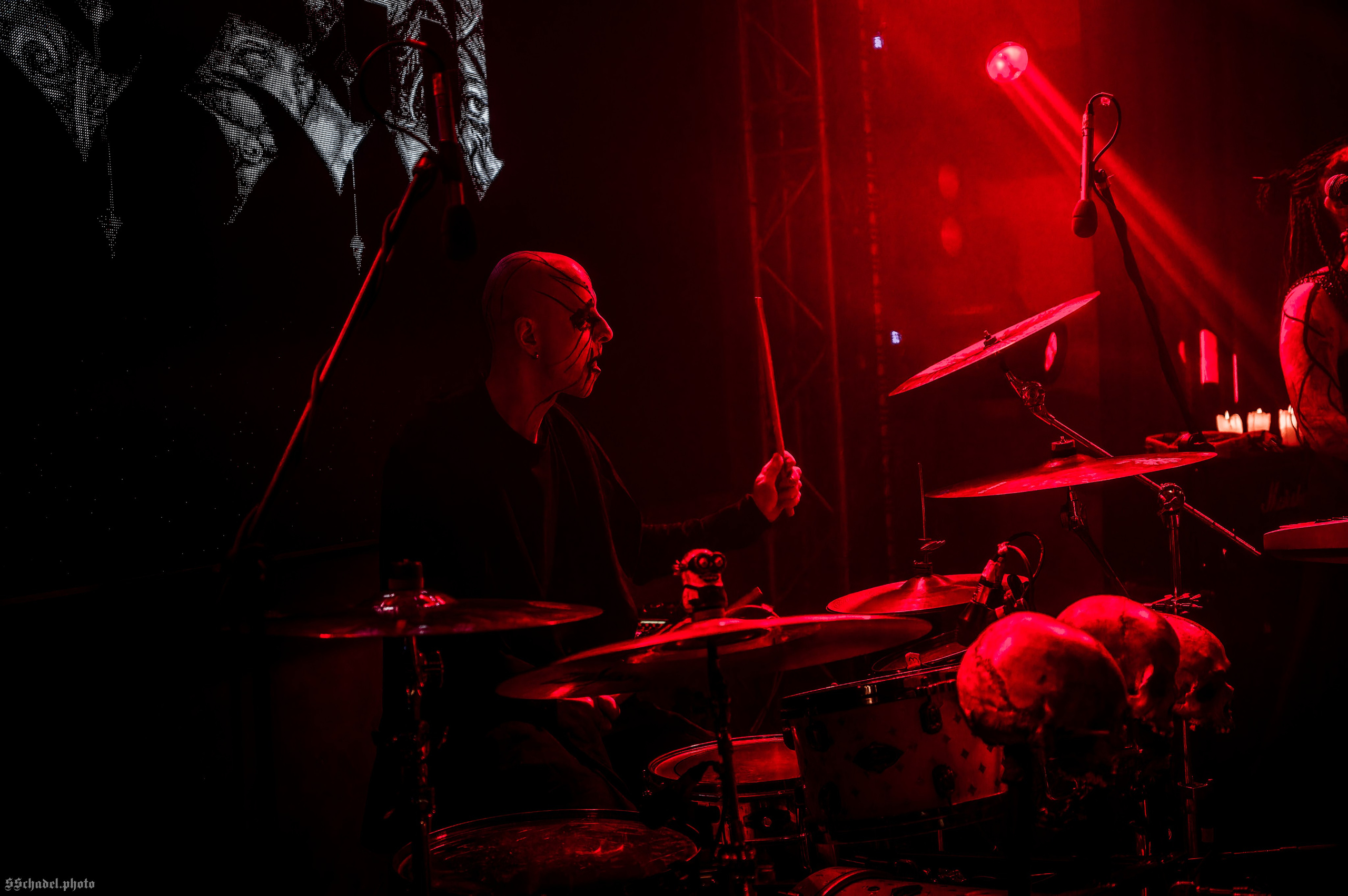 Frostlagte Måne 07.12.25. We will make everything metal!