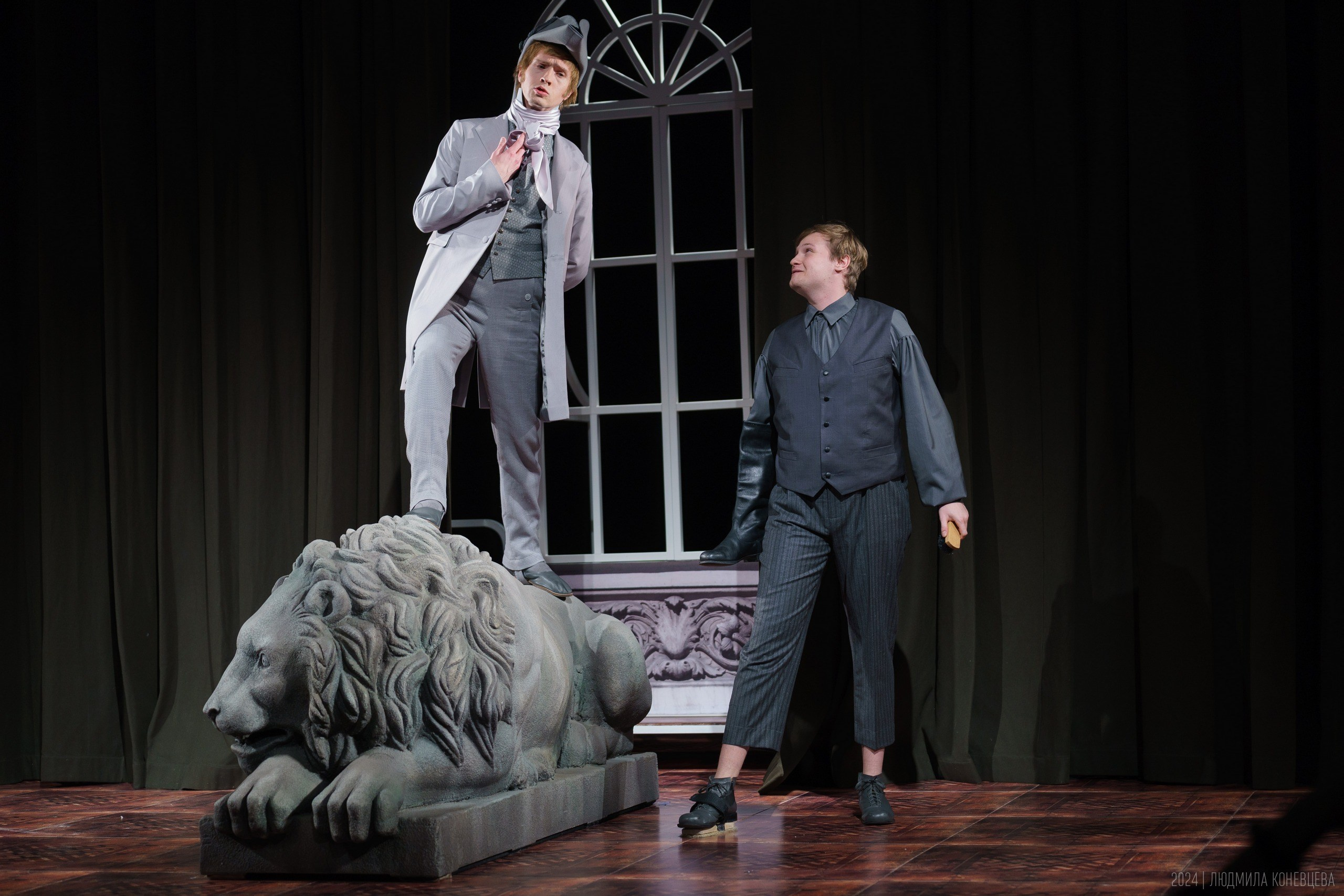 Мастерская Фоменко. «Совер­шенно Неве­ро­ят­ное Со­бы­тие». Постановка Евгений Каменькович. Театральная фотография