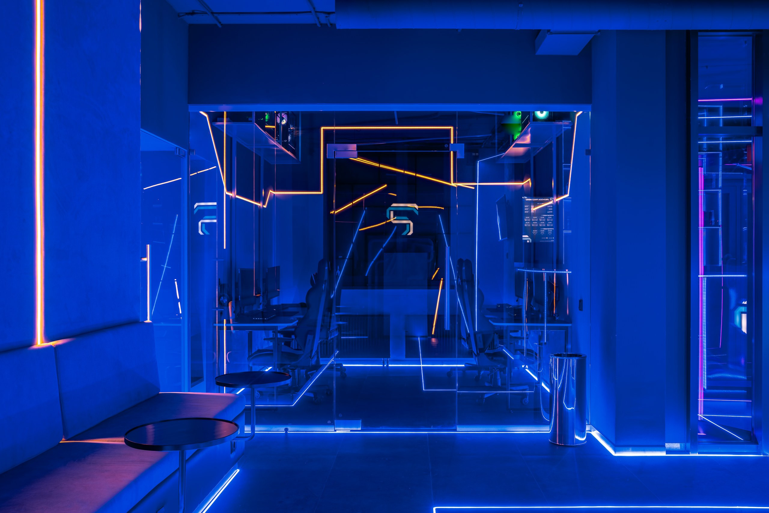 Второй компьютерный клуб "Provoda" - Интерьерный фотограф Коваль Илья. Коваль Илья — Интерьерный и архитектурный фотограф