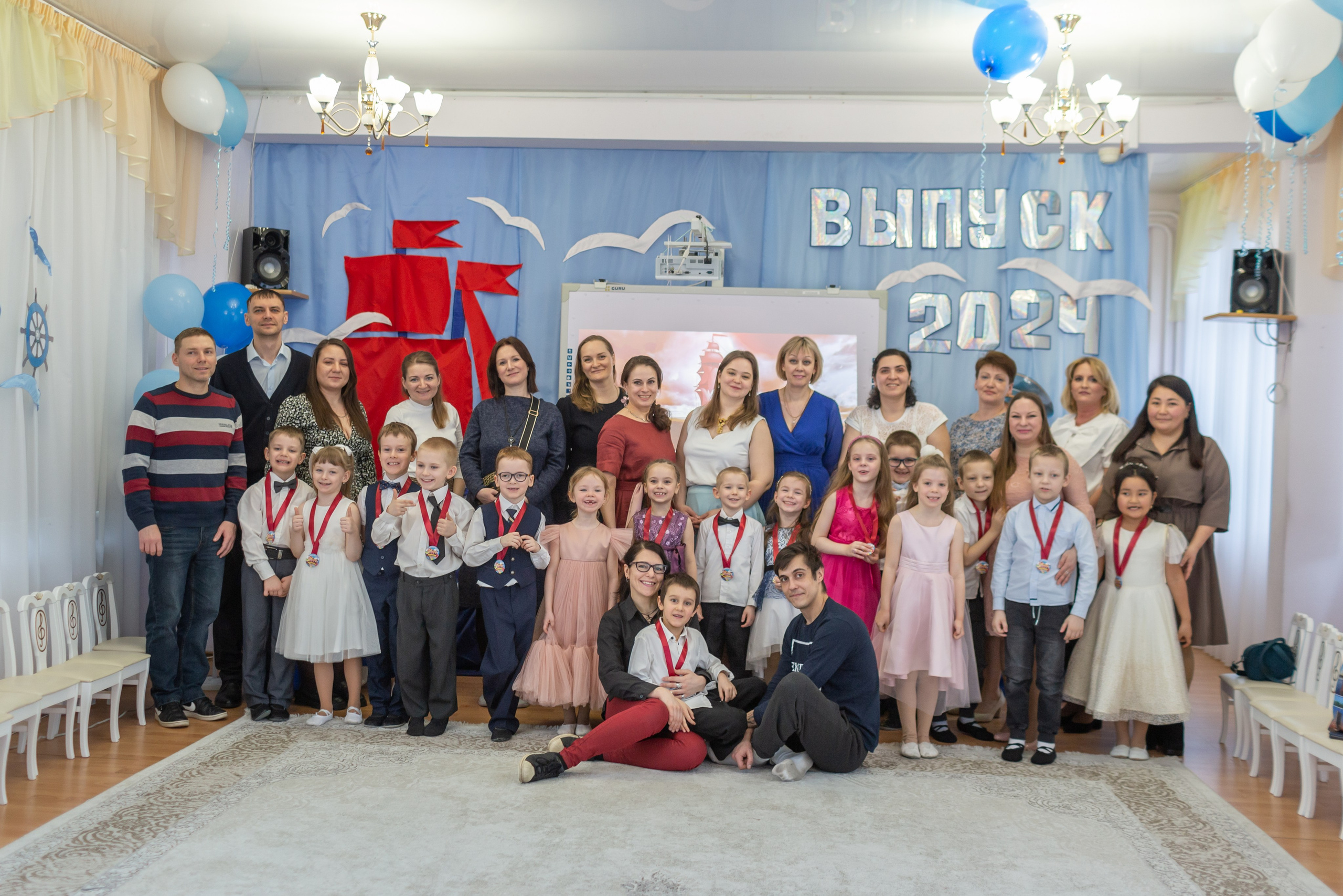 Выпускной ДС № 94_2024 год. Семейный фотограф в Санкт-Петербурге