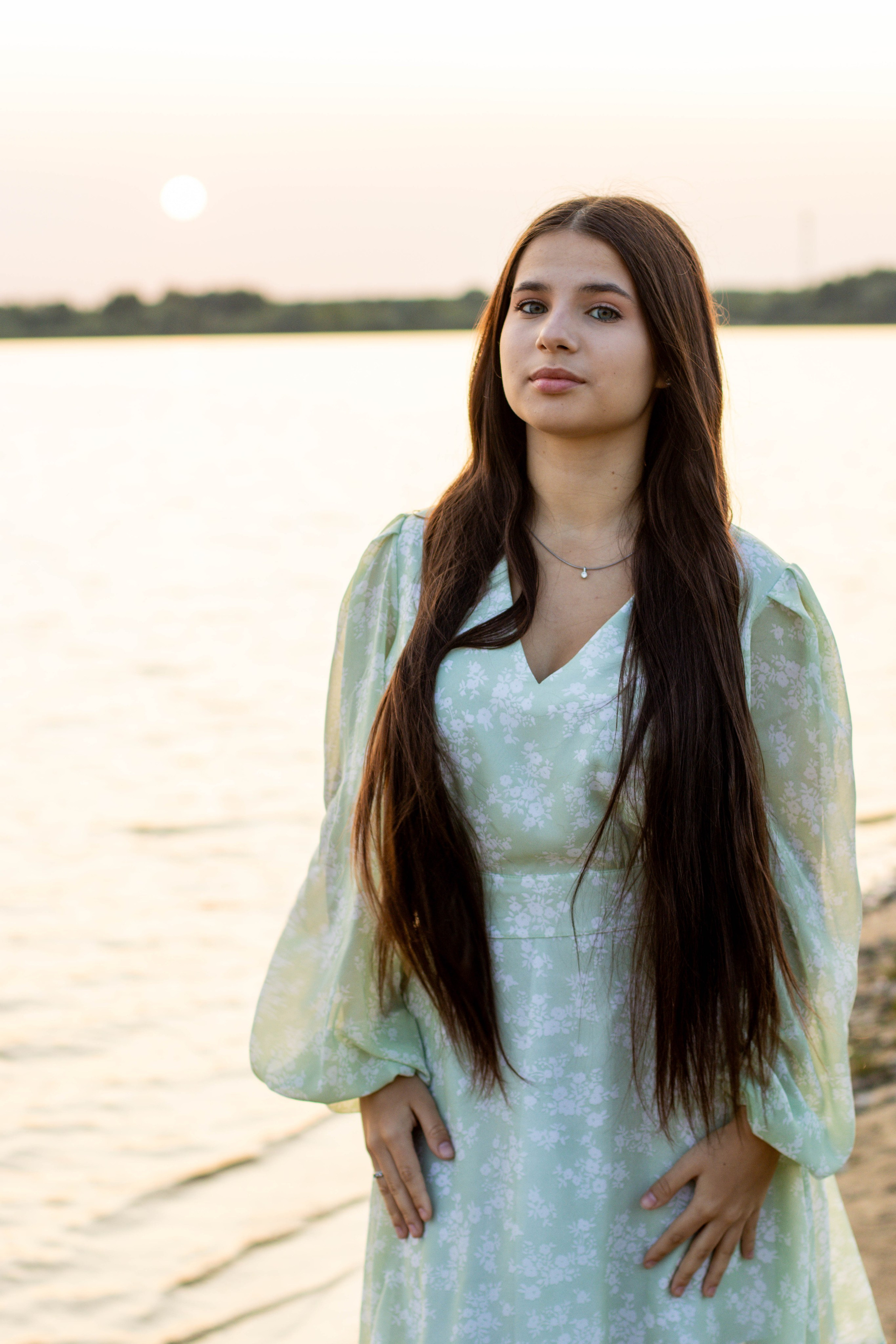 Эмилия у озера. Фотограф Татьяна Матрос