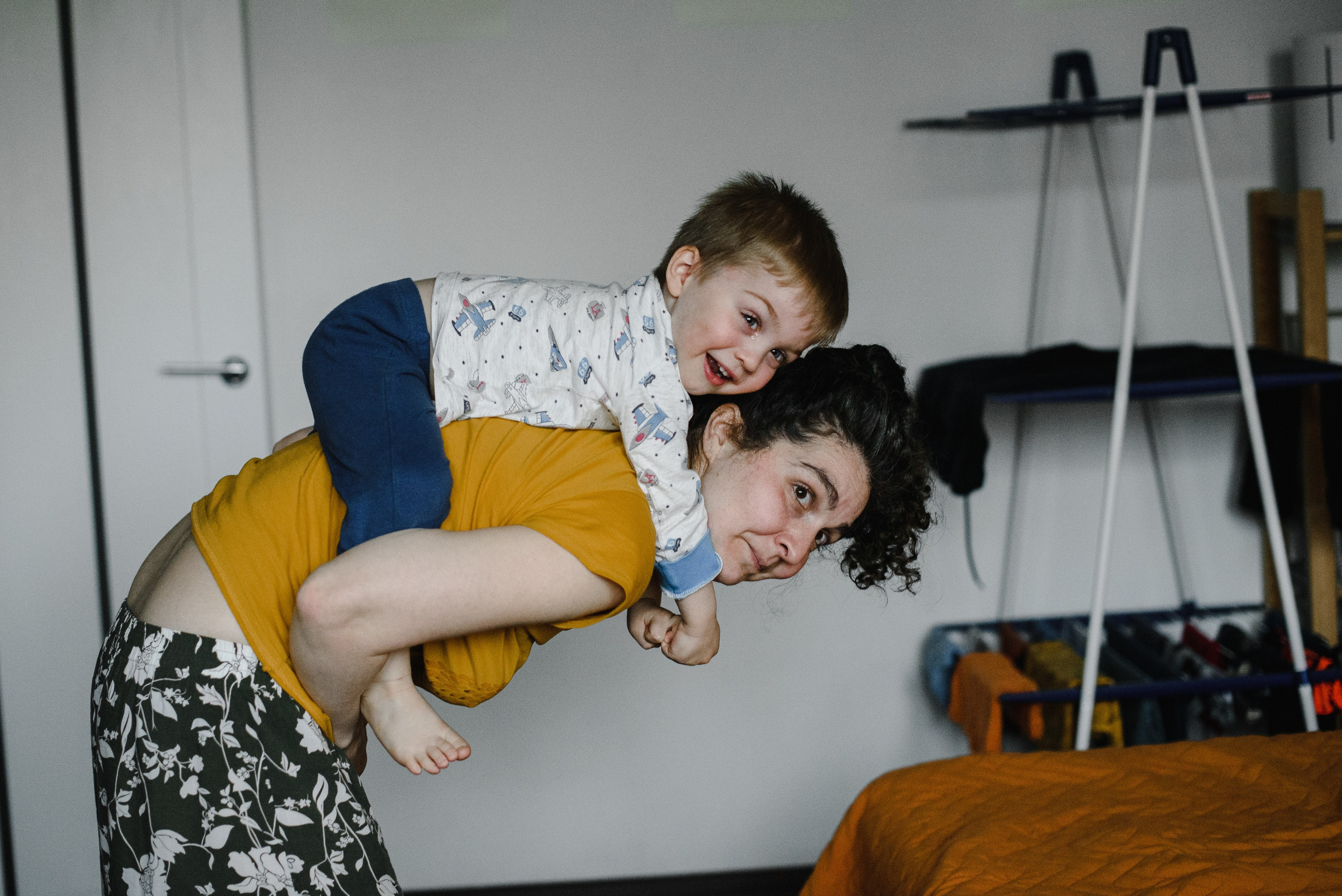 Игорь, Мила и Михаил Игоревич, домашняя история. Фотограф Денис Неместо, портрет, репортаж