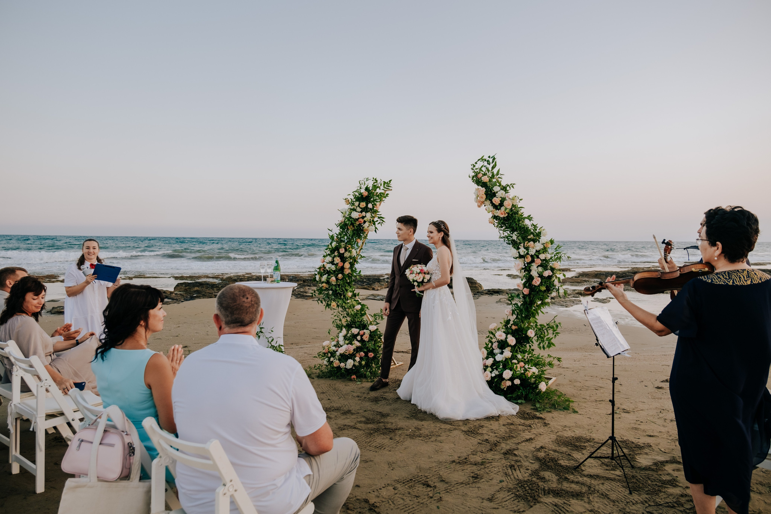 История Элины и Амира