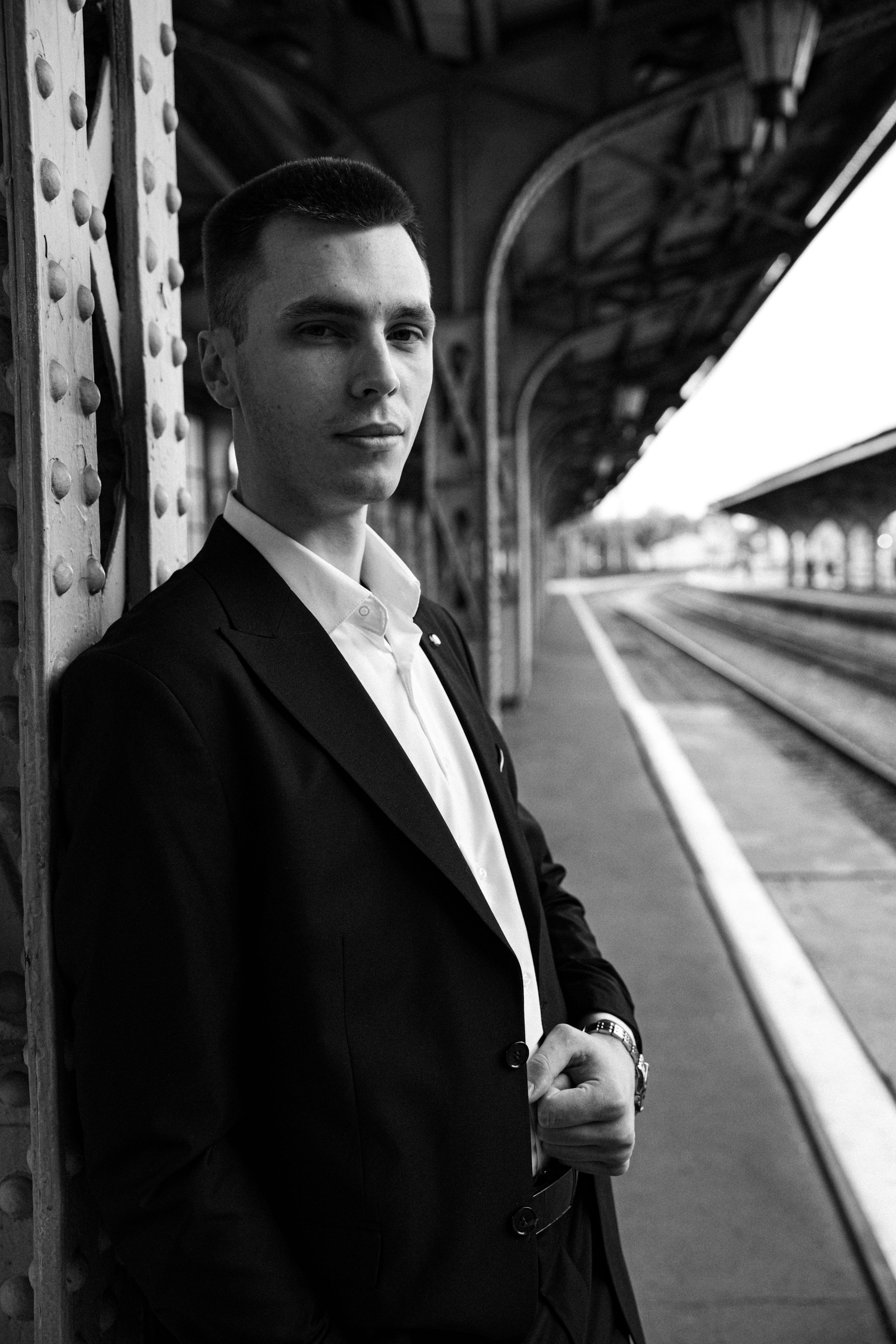 Даша и Константин Витебский вокзал. Фотограф/видеограф в Санкт-Петербурге Динара Гольдина