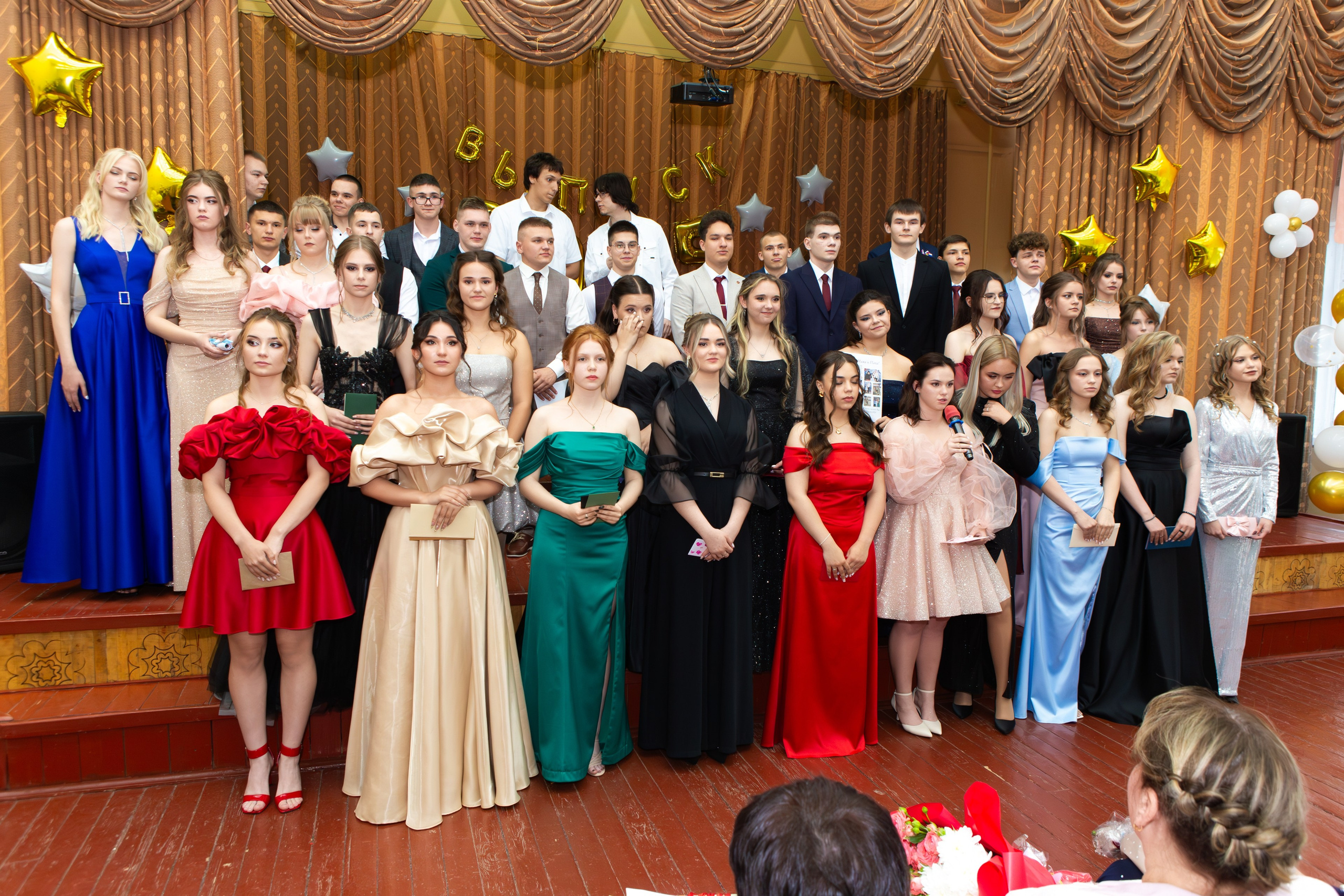 ВРУЧЕНИЕ ДИПЛОМОВ 2025 9 ШКОЛА Г.МЦЕНСК. Профессиональный фотограф в Мценске и Орловской области
