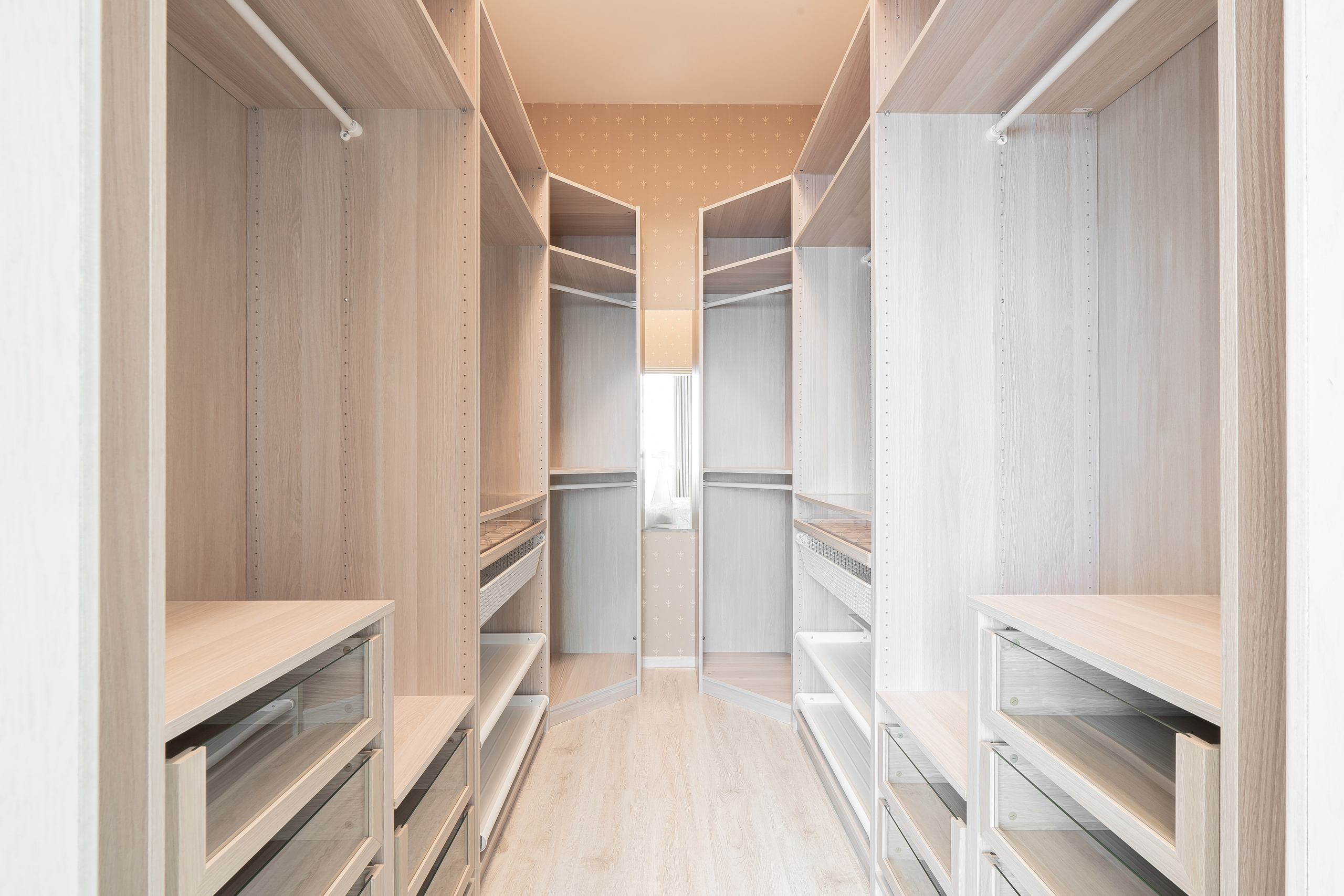 Счастливая. AEprod 📸 Фото | 3D туры | Видео | Озвучивание