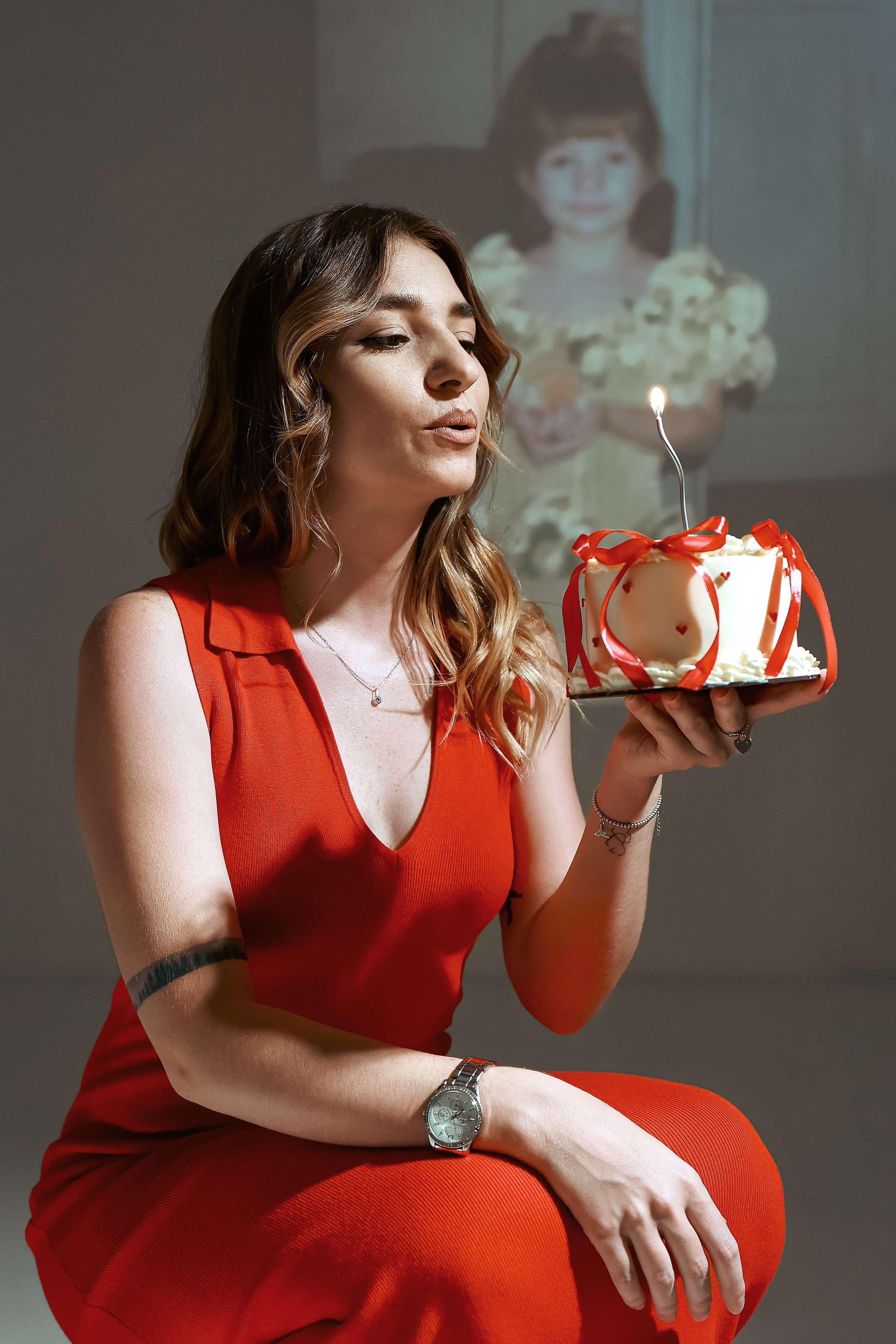 Студийная фотосессия на белой циклораме