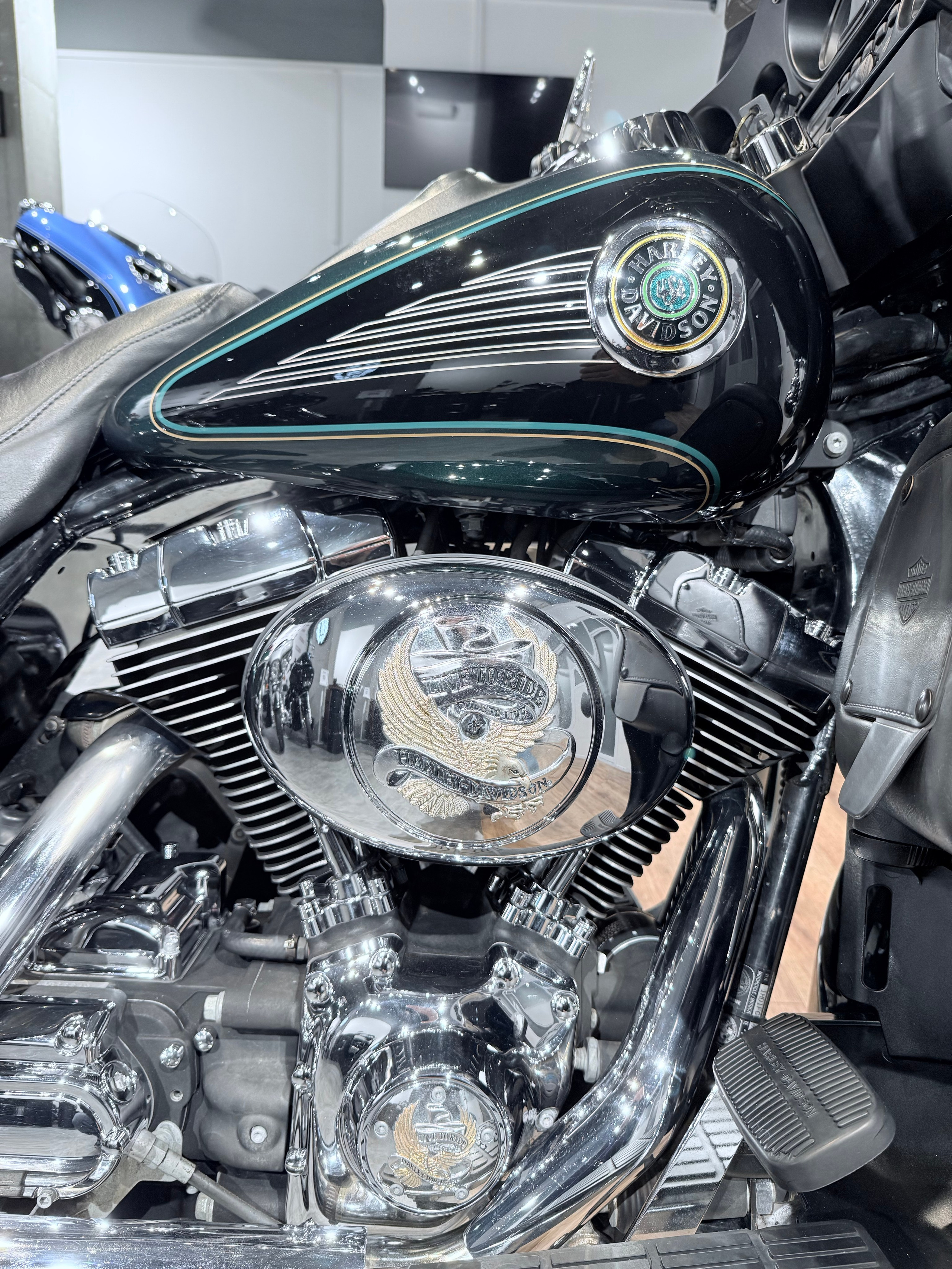 Electra Glide Emerald Green. Hello Davidson, Москва. Только хорошие мотоциклы…