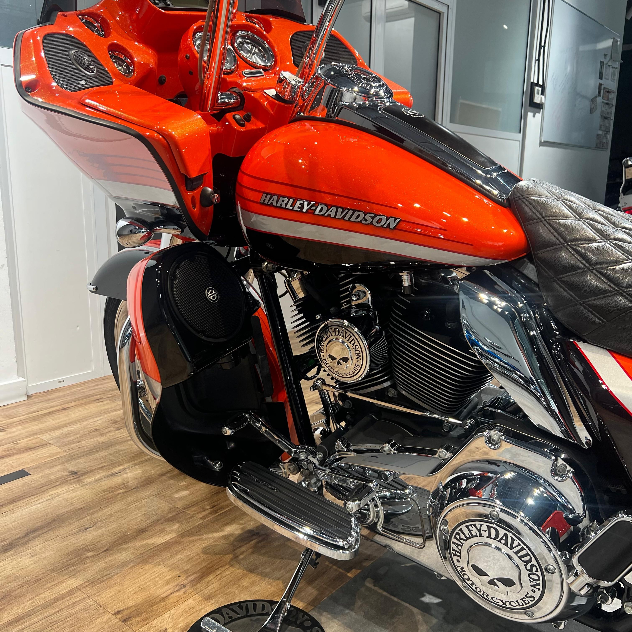 Harley Davidson CVO Road Glide (Electric Orange) (Touring) — купить мотоцикл. Hello Davidson, Москва. Только хорошие мотоциклы…