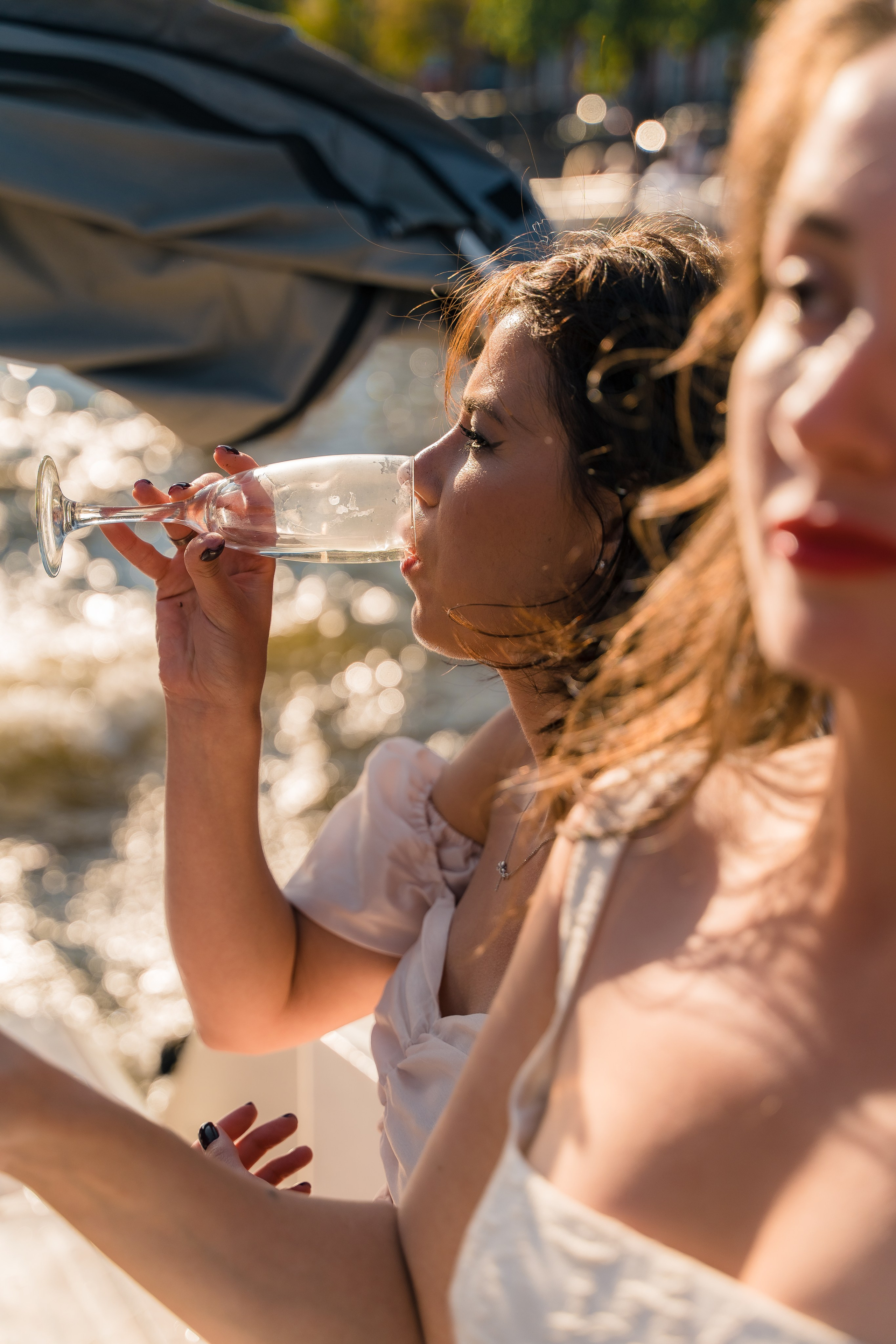 Фотосъемка девичника, встреча девушек, веселые женские портреты