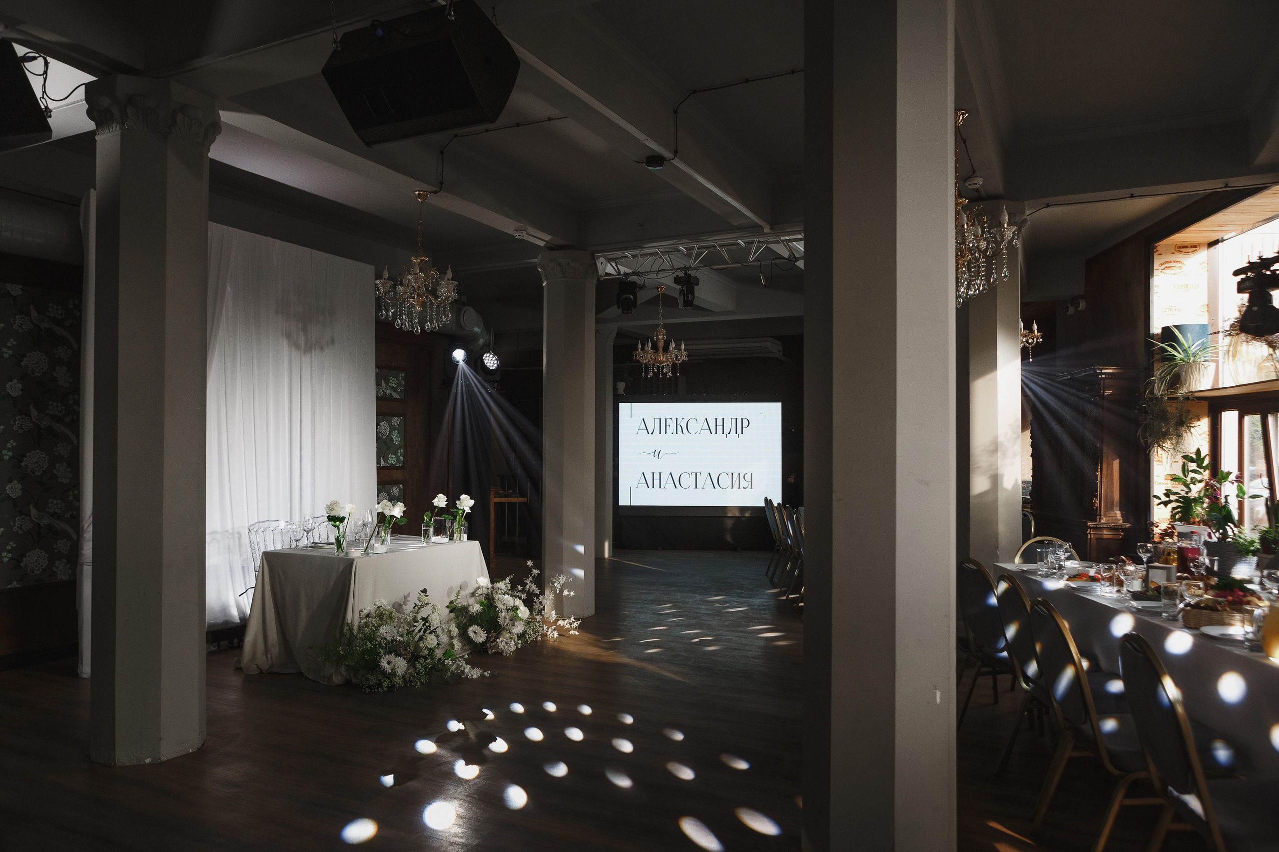 Свадебная фотосессия Саши и Насти в ресторане Чехов Сад, Таганрог. Свадебный и семейный фотограф в Таганроге Бакарюк Антон