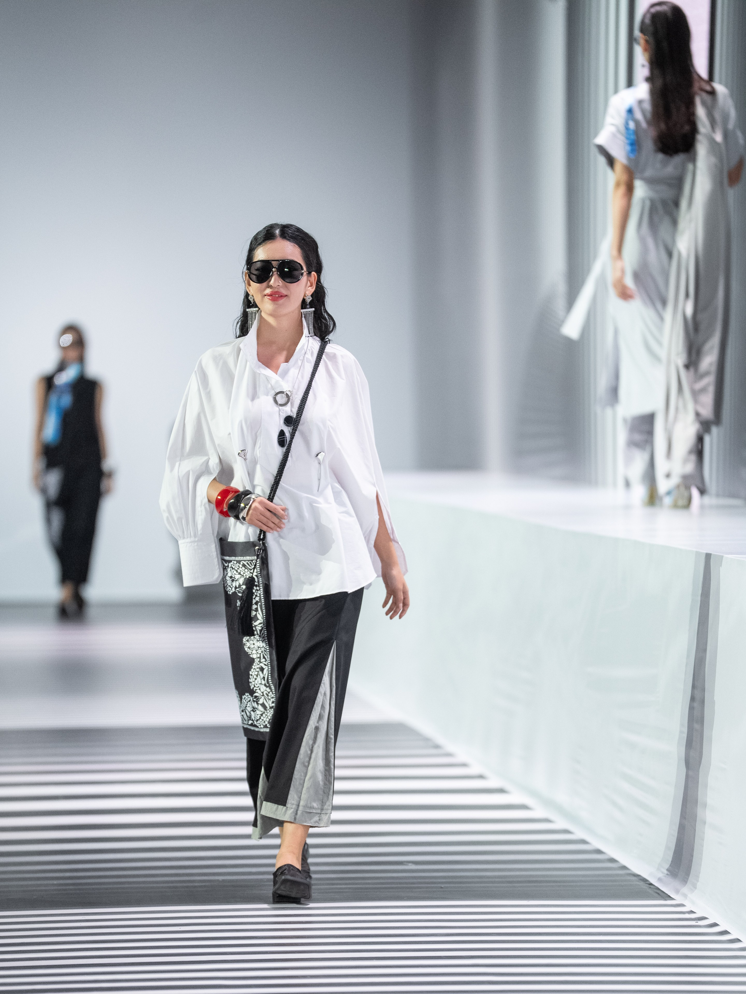 Brand Shakerbay. Сайт Алматинского НЮ АРТ, будуар и фэшн фотографа Дениса Карпенко