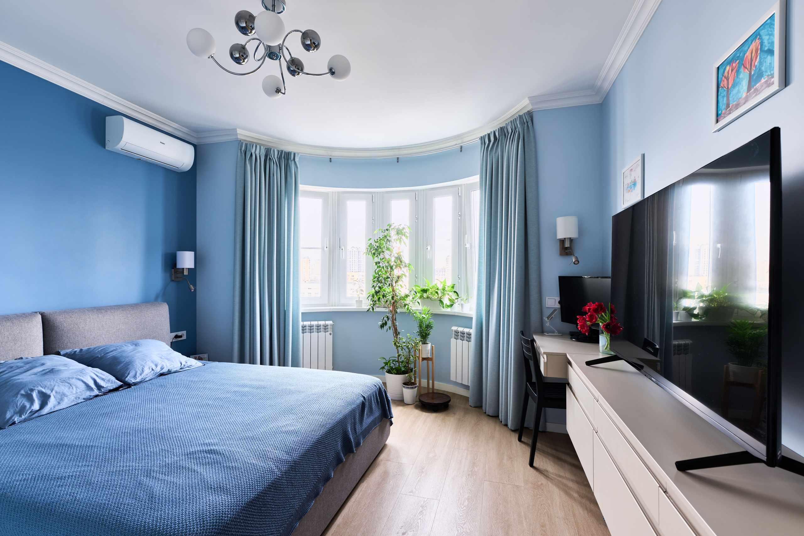 На улице Юных Ленинцев. Никита Хохловский фото и видео продакшн