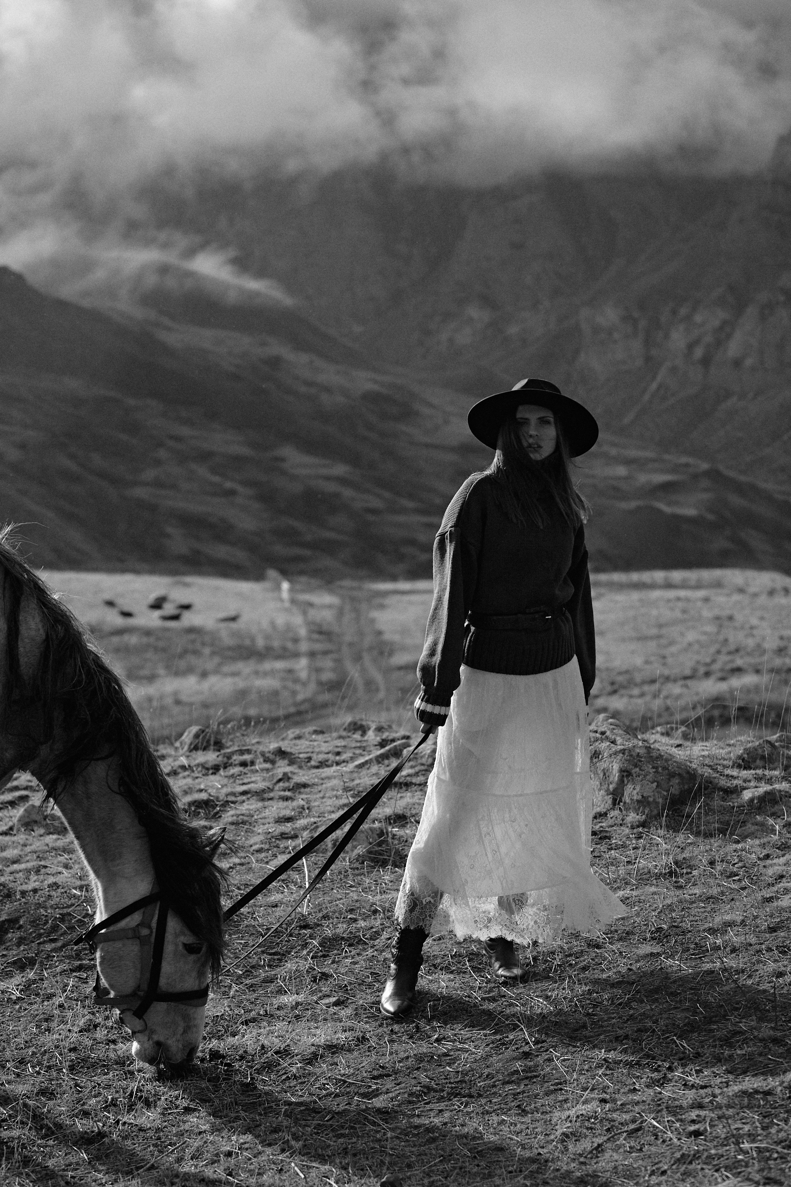 Фотосессия с лошадью в горах. Фотограф Продюсер в горах КБР / Москва  Нальчик Горы