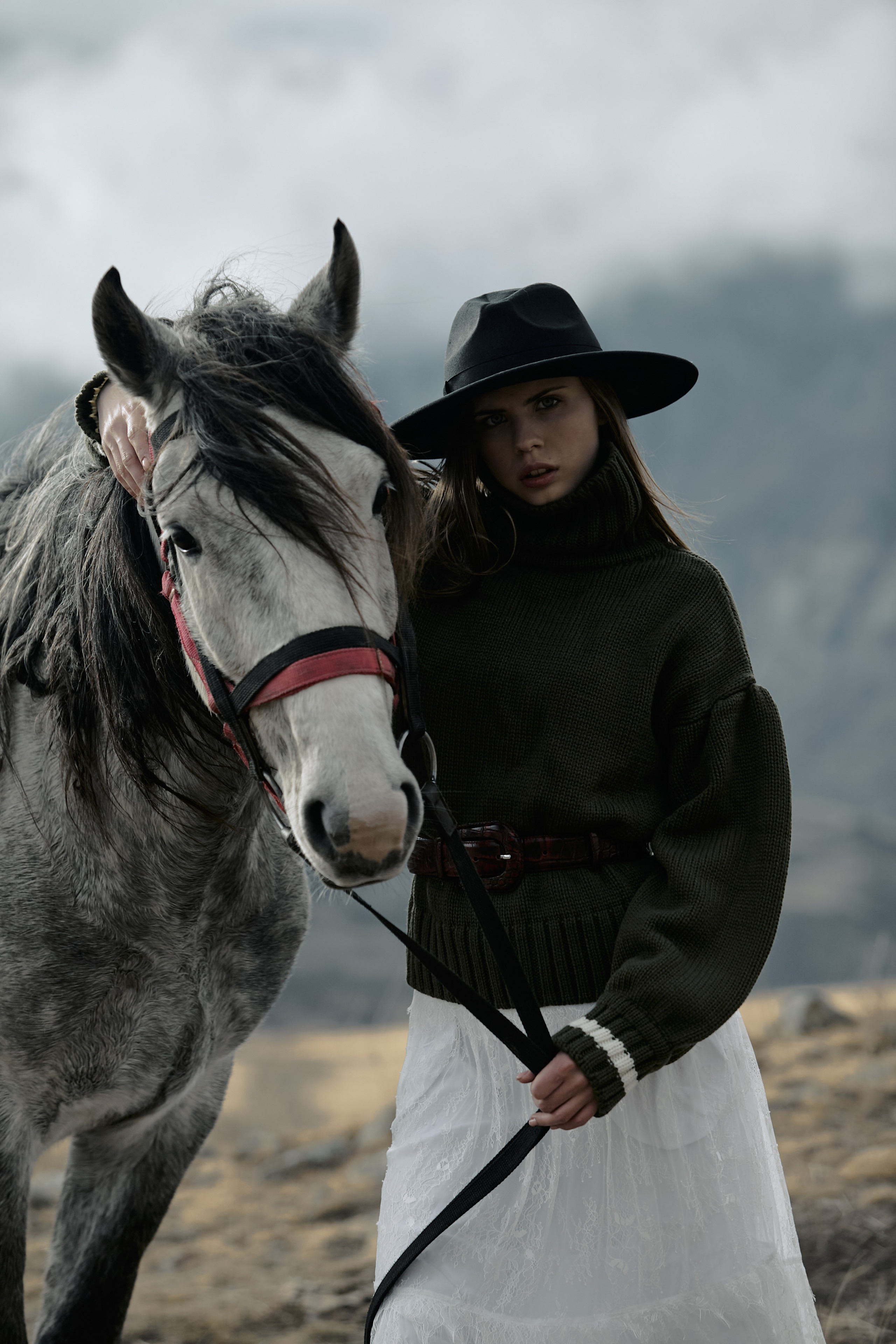 Фотосессия с лошадью в горах. Фотограф Продюсер в горах КБР / Москва  Нальчик Горы