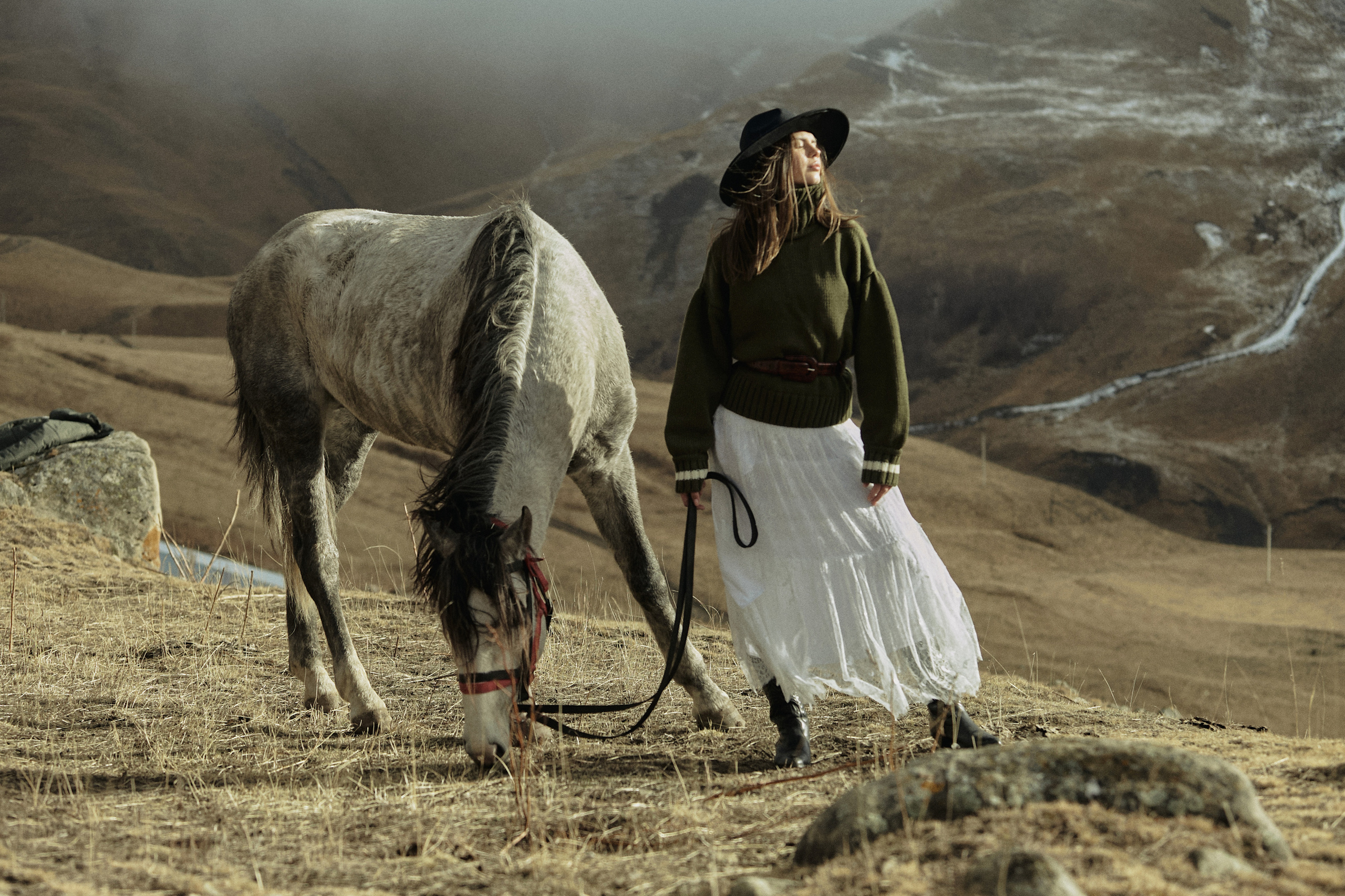 Фотосессия с лошадью в горах. Фотограф Продюсер в горах КБР / Москва  Нальчик Горы