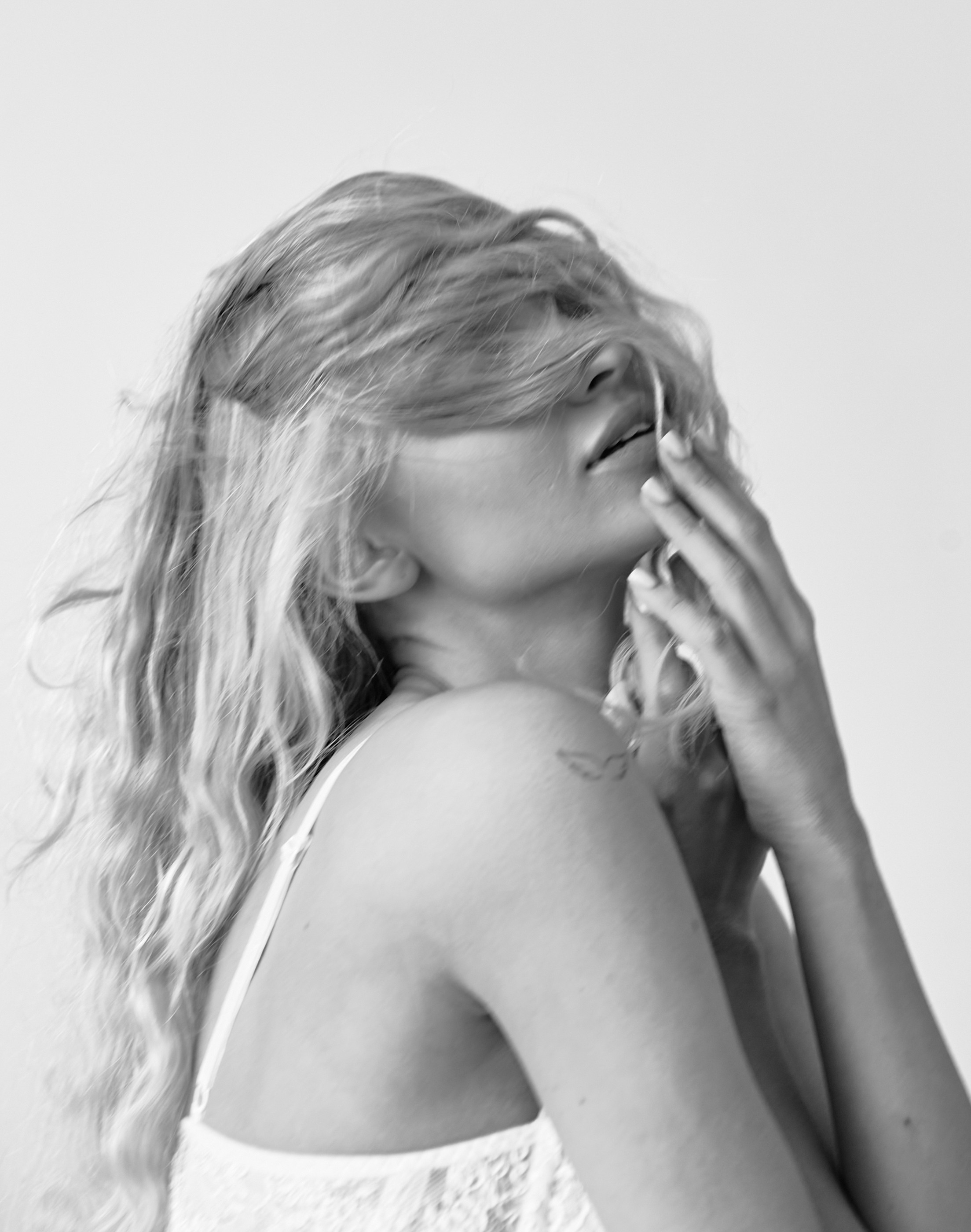 Фотосессия в белье. Фотограф Продюсер в горах КБР / Москва  Нальчик Горы