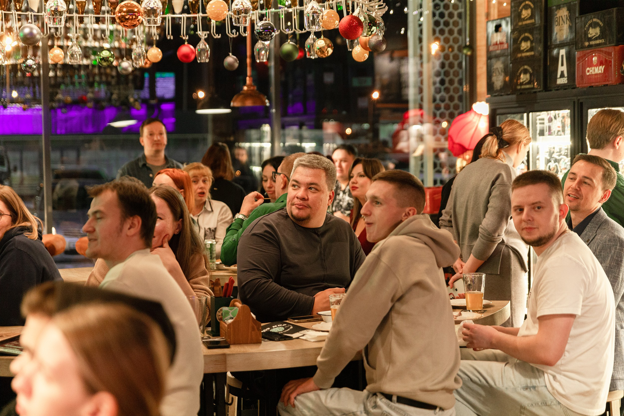 Открытие Бара Top-Hop на улице Фармана Салтанова 06.12.24. Фотограф Тюмень