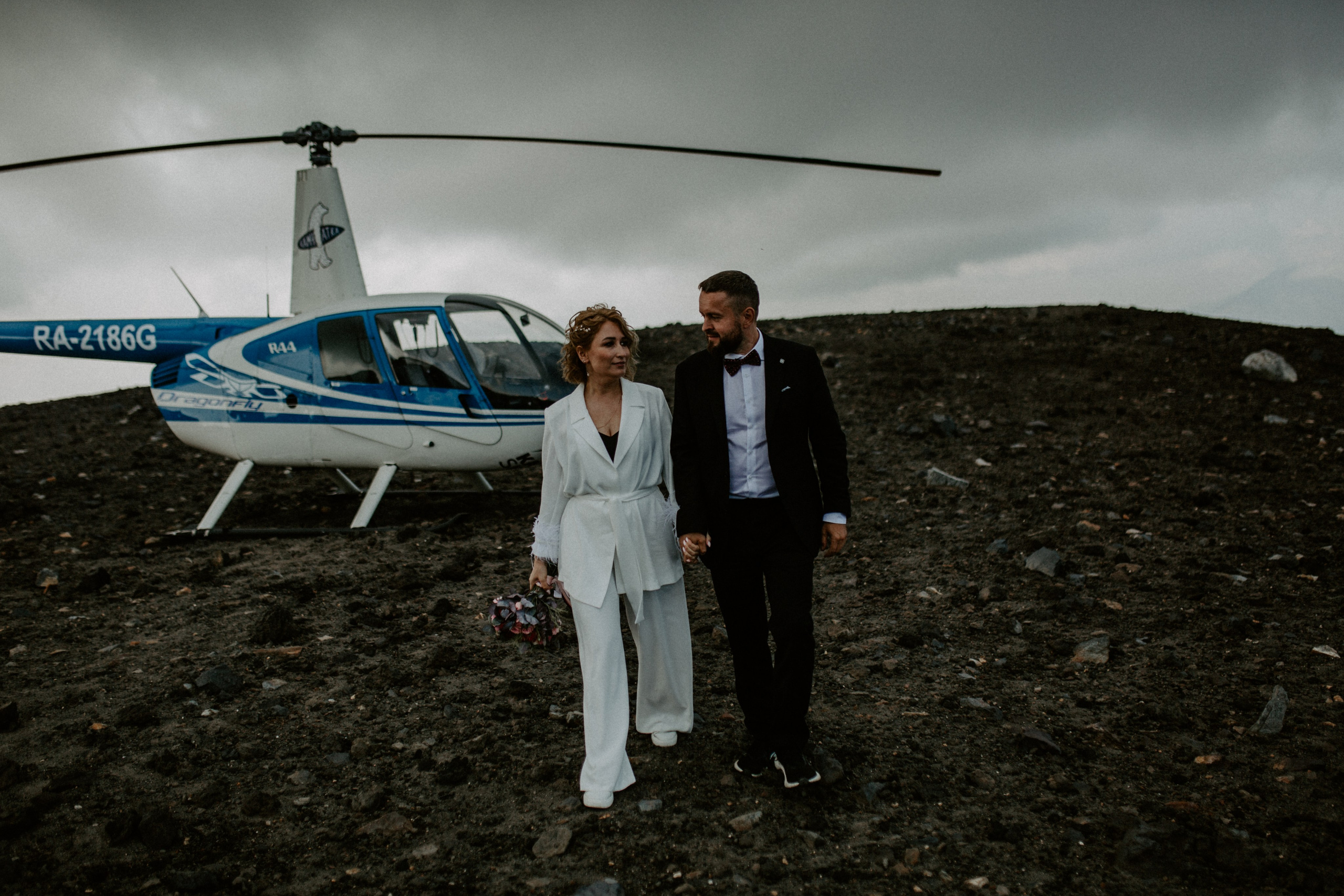 Ветролетный полет Вулкан Малый Семячик. Свадебное фото и видео на Камчатке. Туристические маршруты