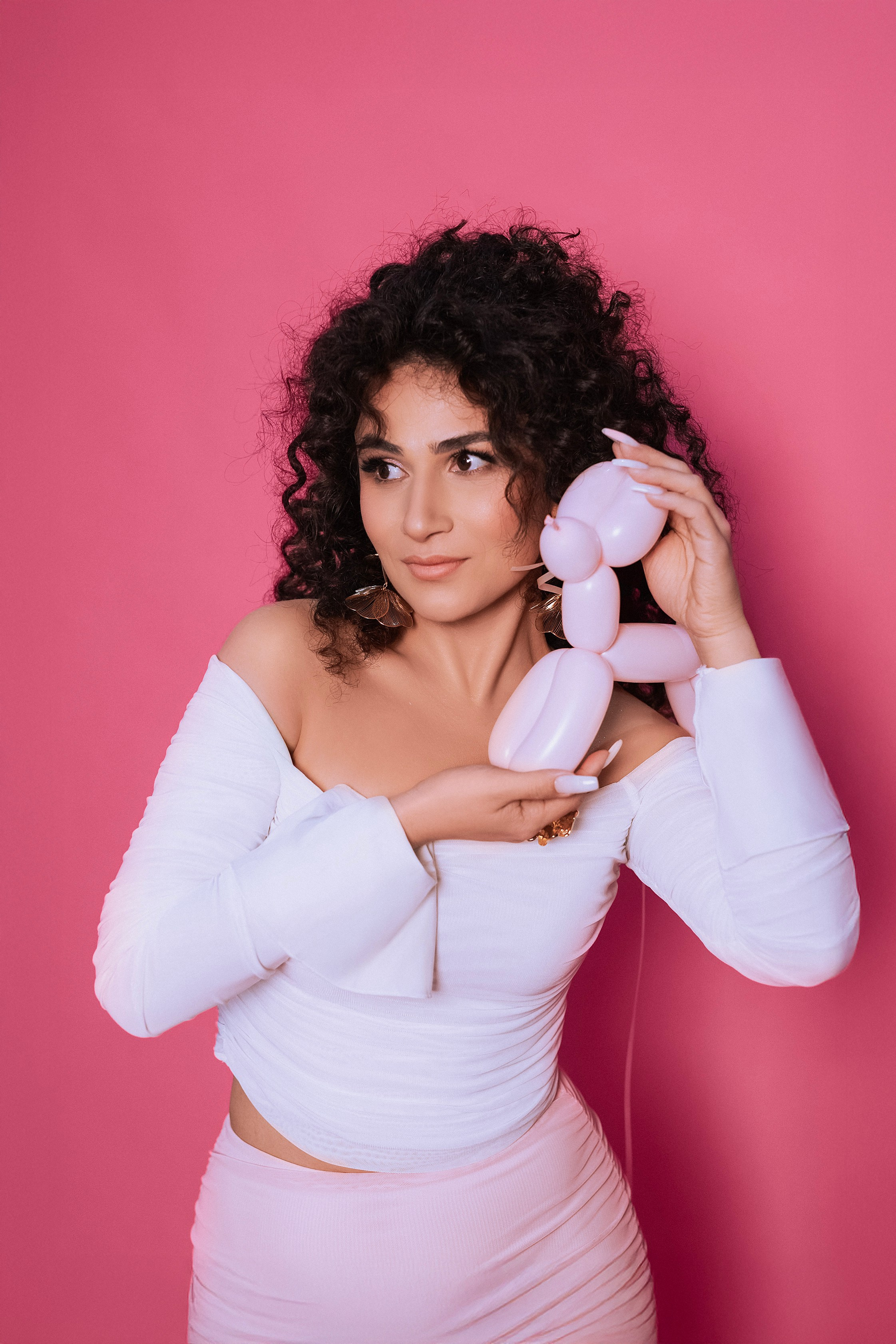 Pink dog. Фотограф и ретушер. (Армения/Россия)