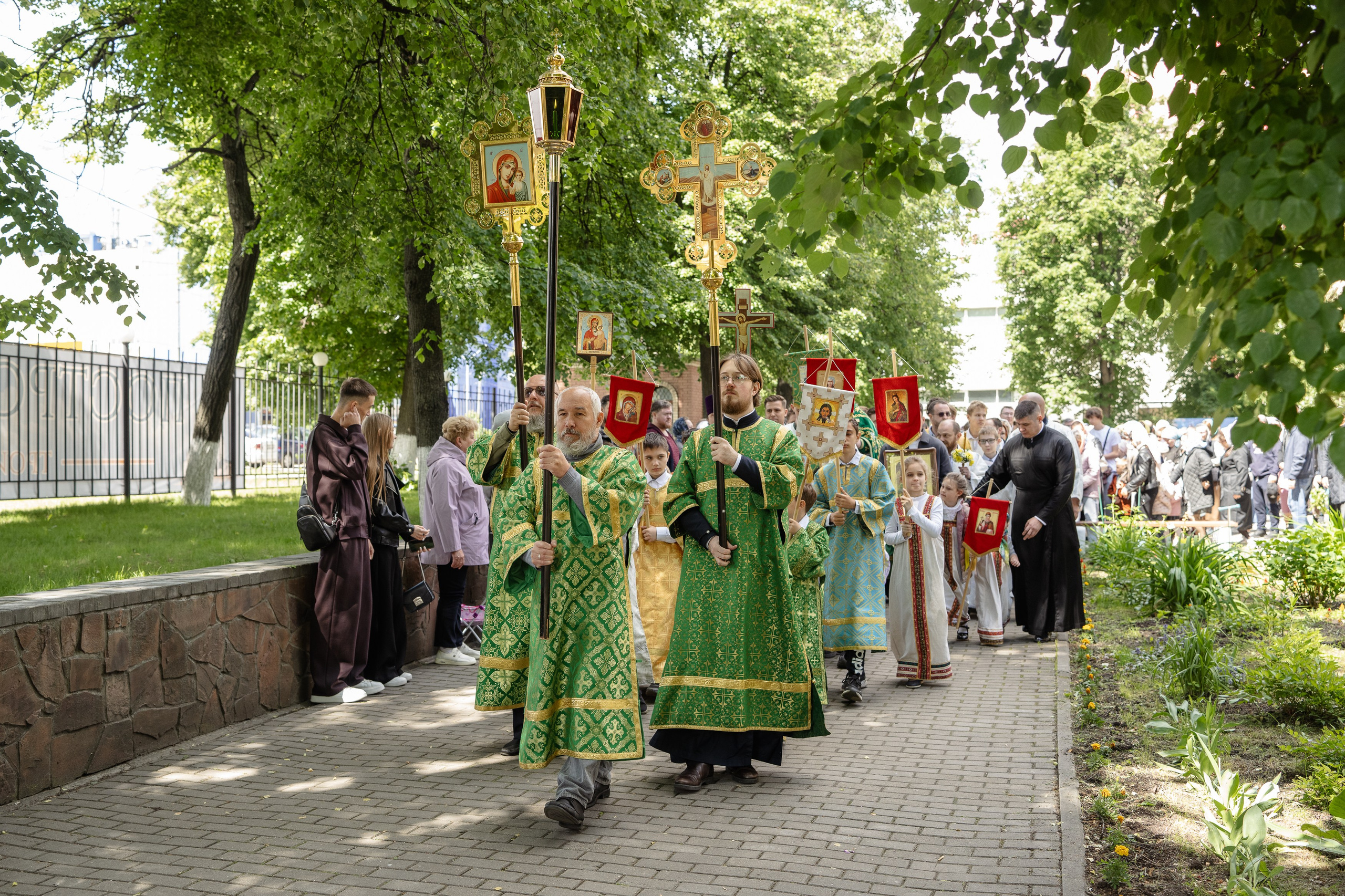 Престольный праздник в храме Троицы Живоначальной. Фотограф Москва/Подмосковье