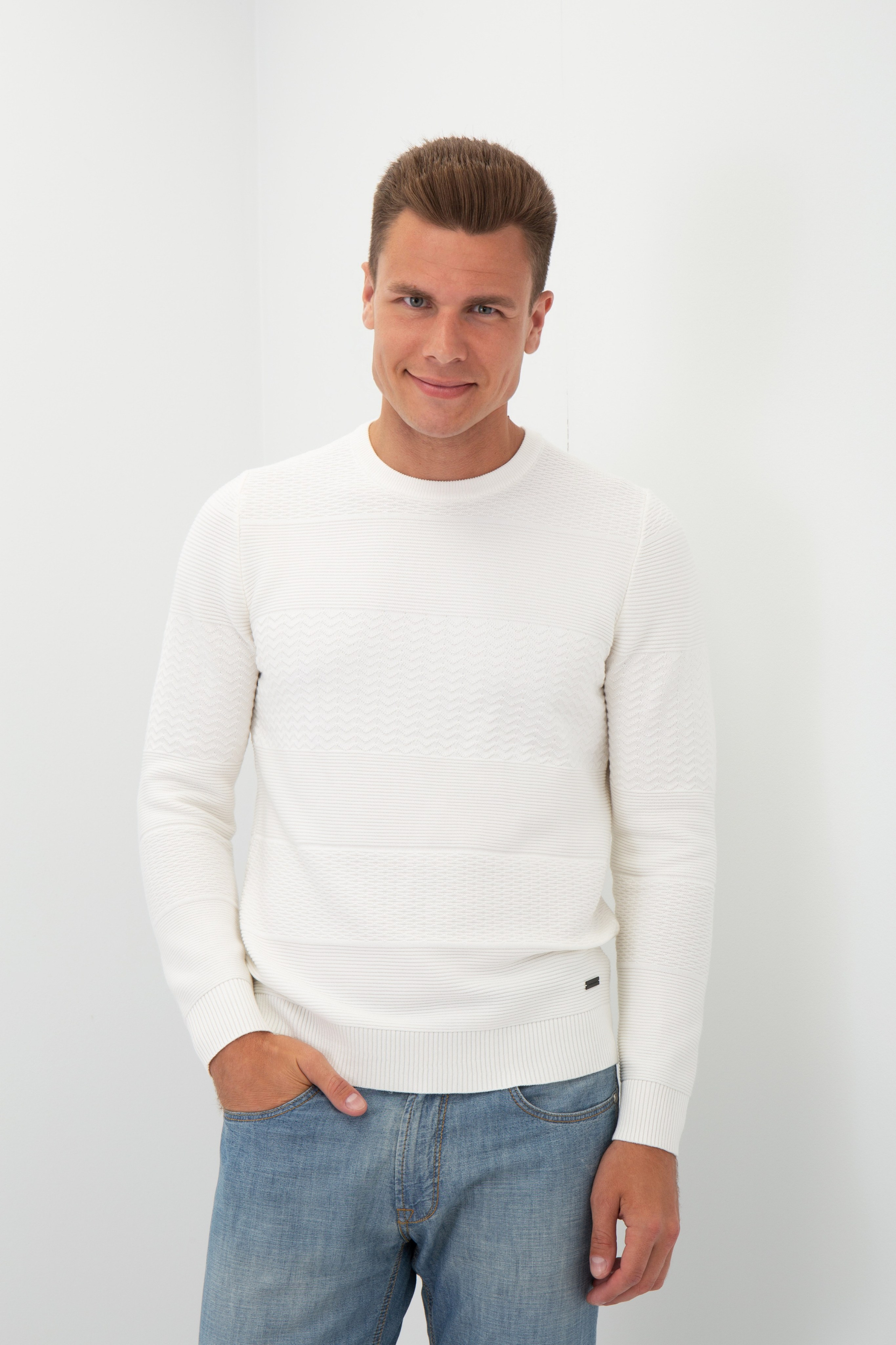 Михаил, 189 см, 50-52 р-р. KED Production — продакшн из СПб. Создаём фото, видео и контент, который помогает брендам и селлерам продавать больше