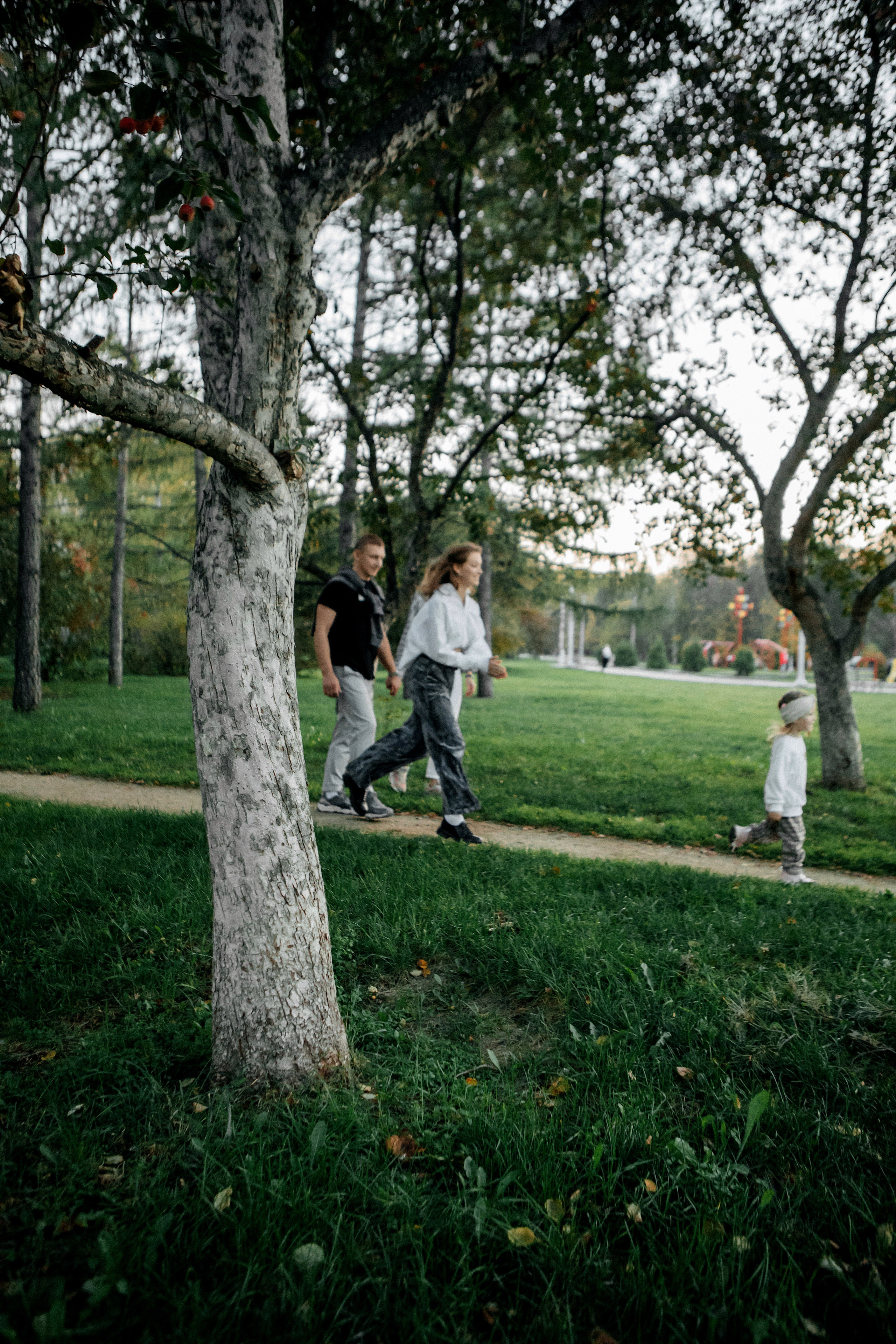 Семейная прогулочная фотосессия. Свадебный и семейный фотограф Ибрагимова Мария из Екатеринбурга