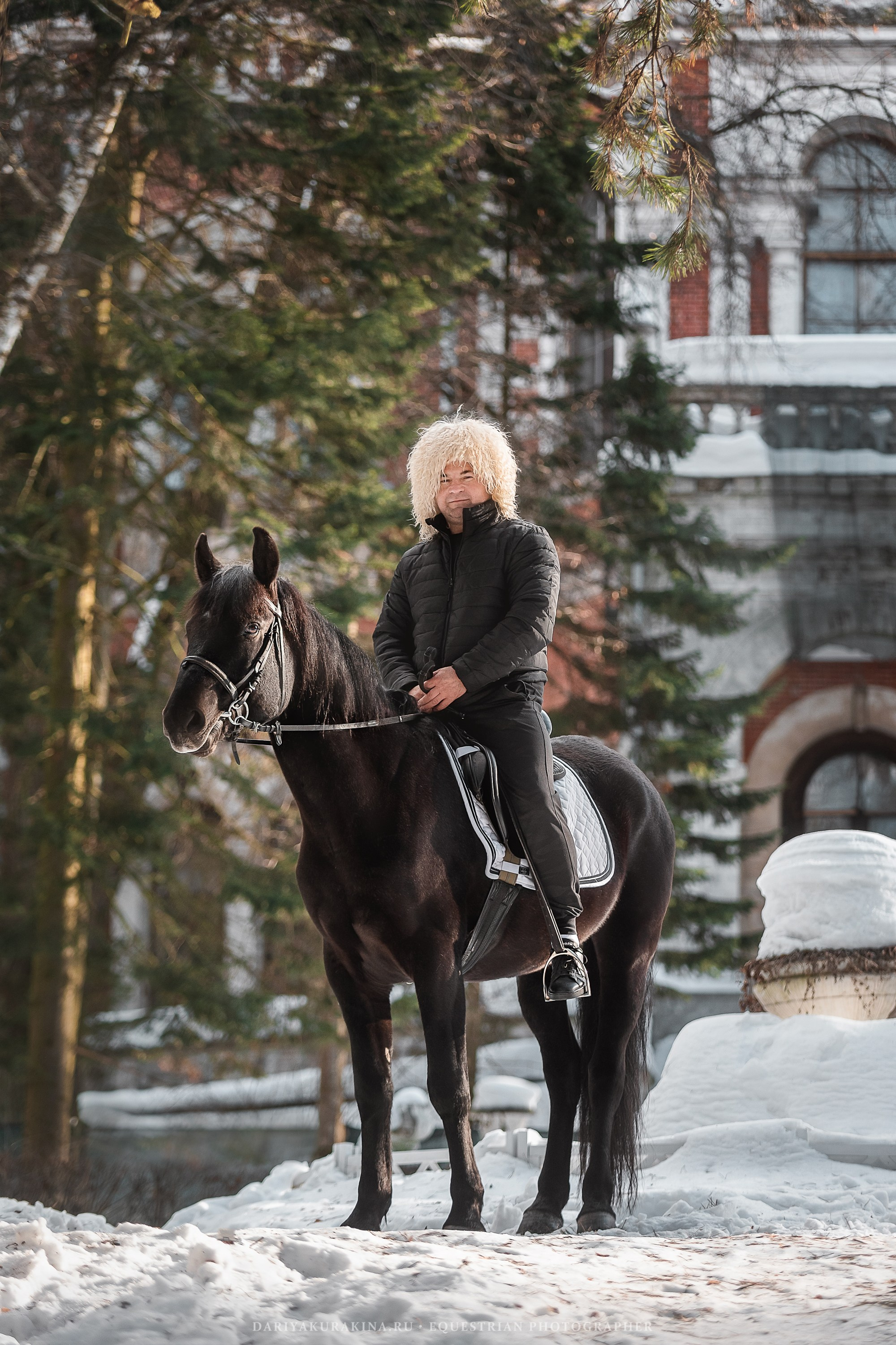 Большая семейная фотосессия в Усадьбе Быково. Конный фотограф Куракина Дарья • Фотосессии с лошадьми