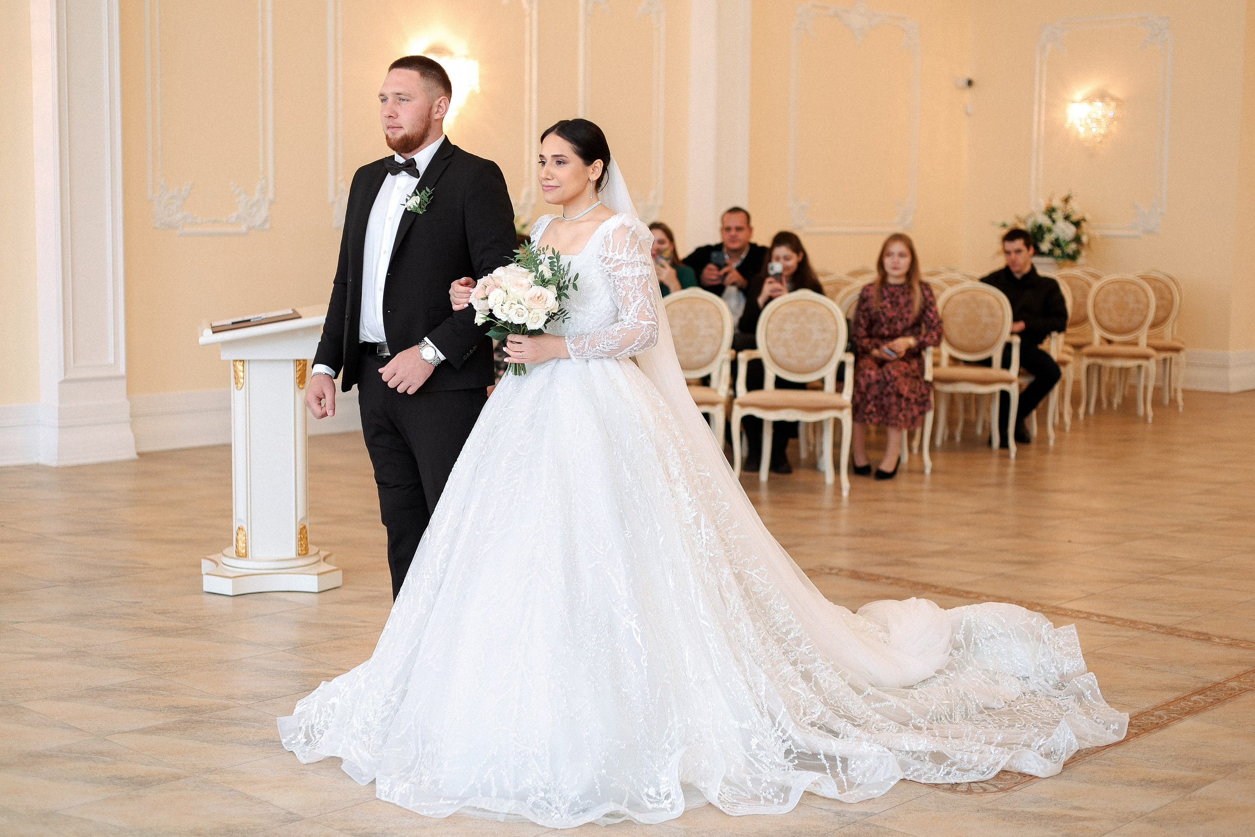 Юрий и Алиса (свадьбы). Главная