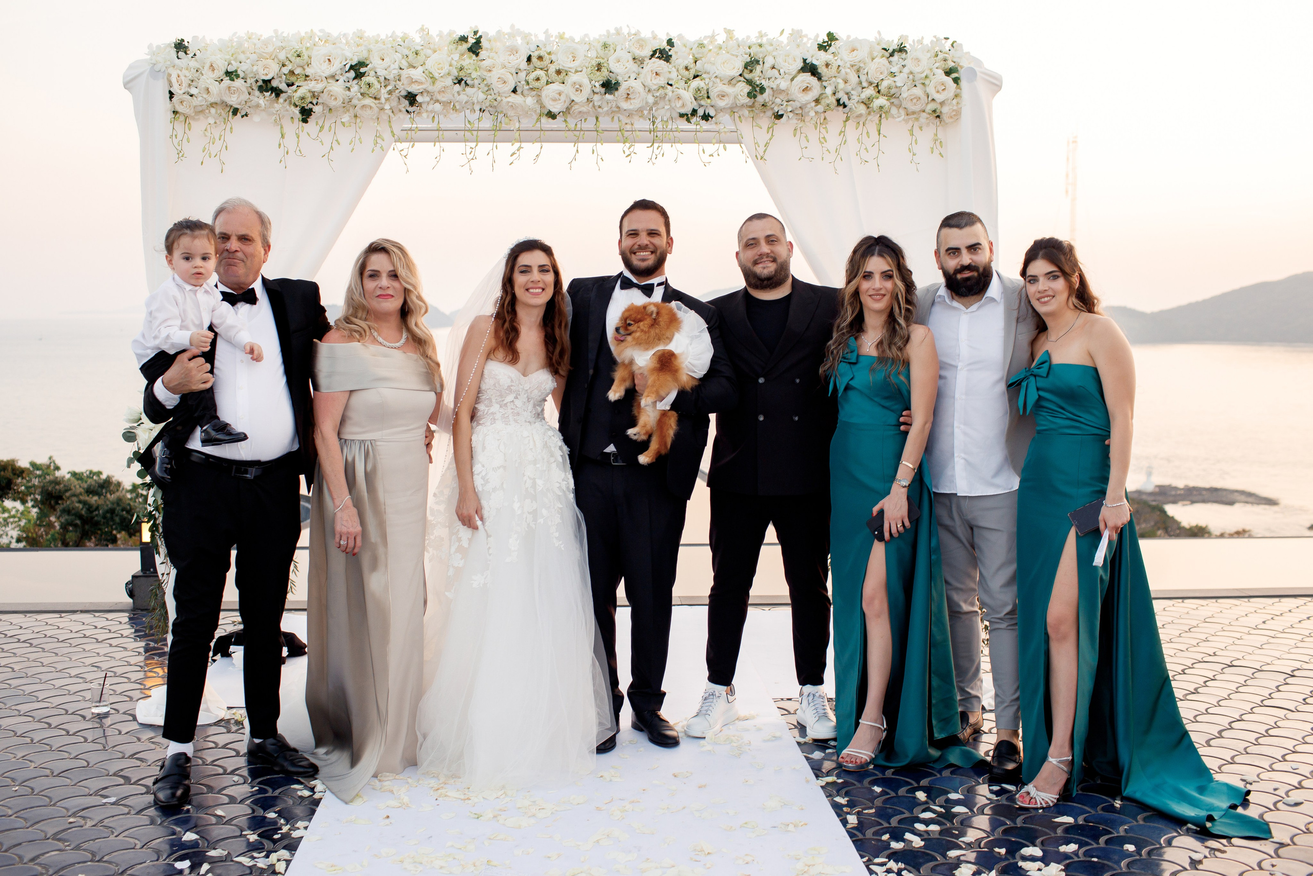 Свадьба с гостями на Пхукете. Фотограф на Пхукете в Таиланде