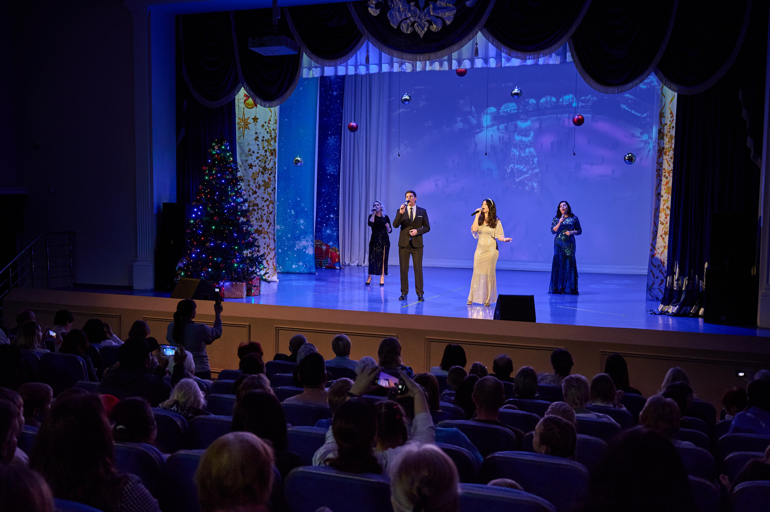 НГ концерт в Марьиной роще. Жизнь курорта Кабардинка в фотографиях