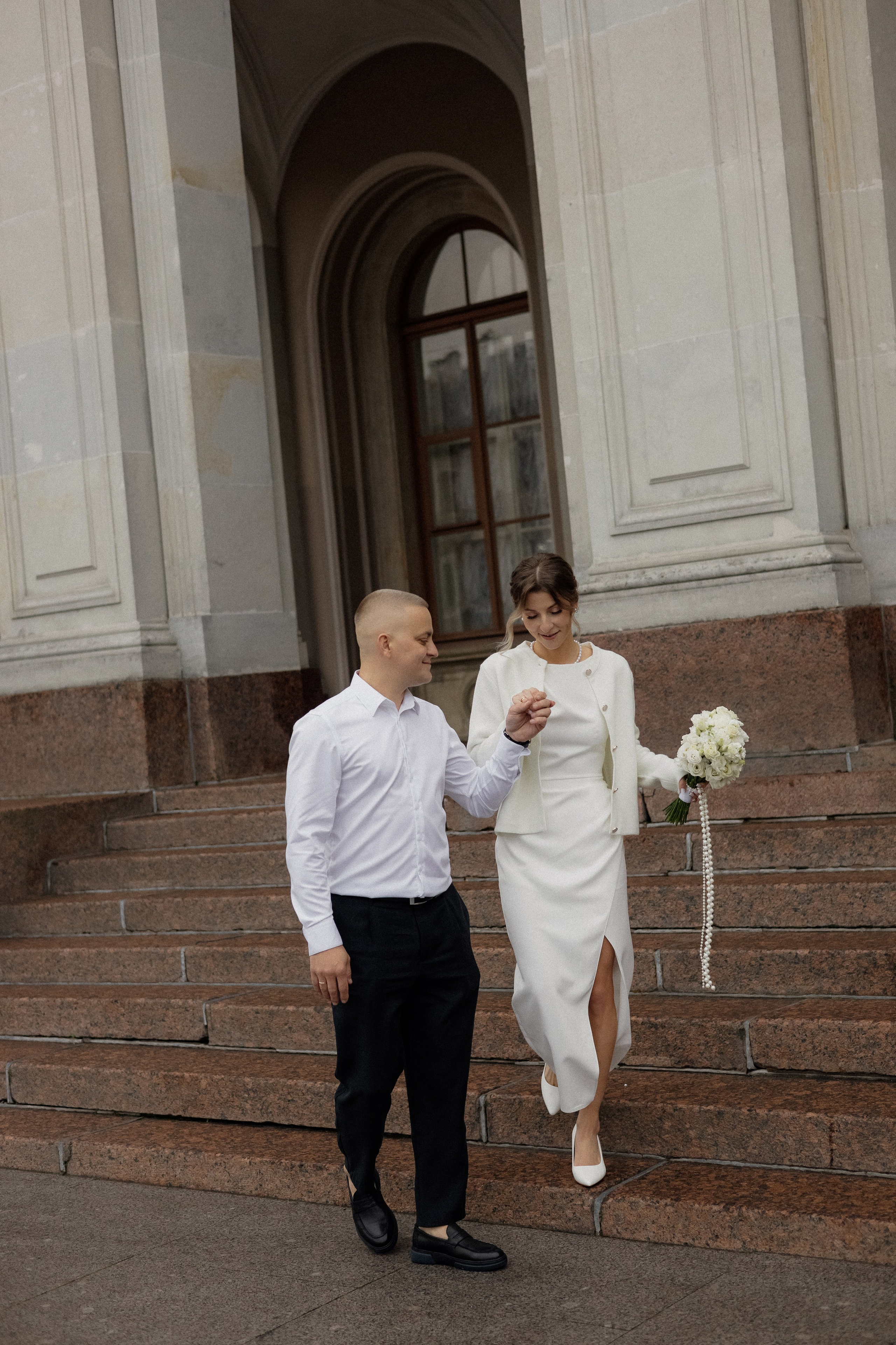 Свадебная прогулка у Исаакия. Свадебный фотограф в Санкт-Петербурге Ксения Кобышева