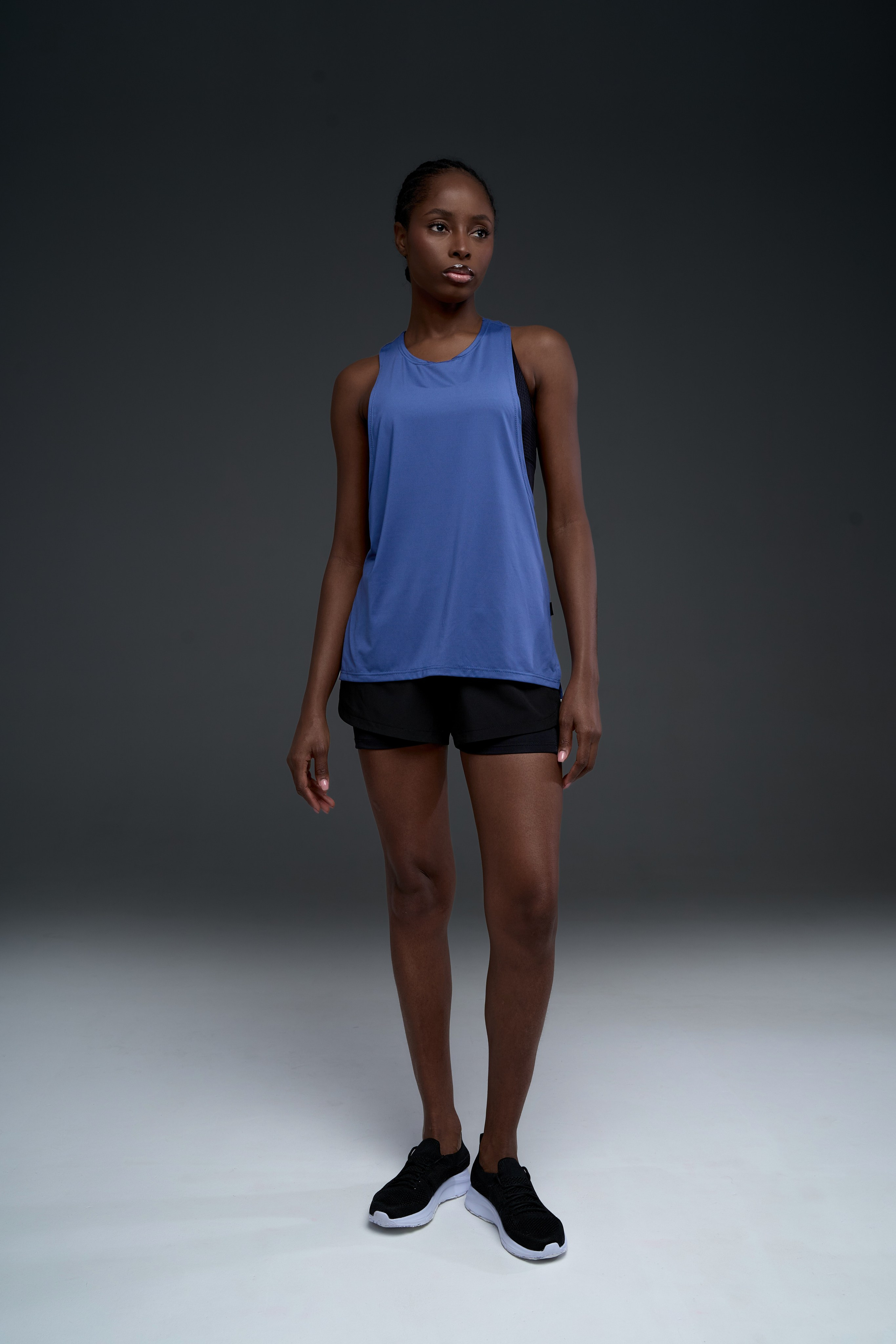 Спортивные футболки. Фотограф для маркетплейсов в Москве