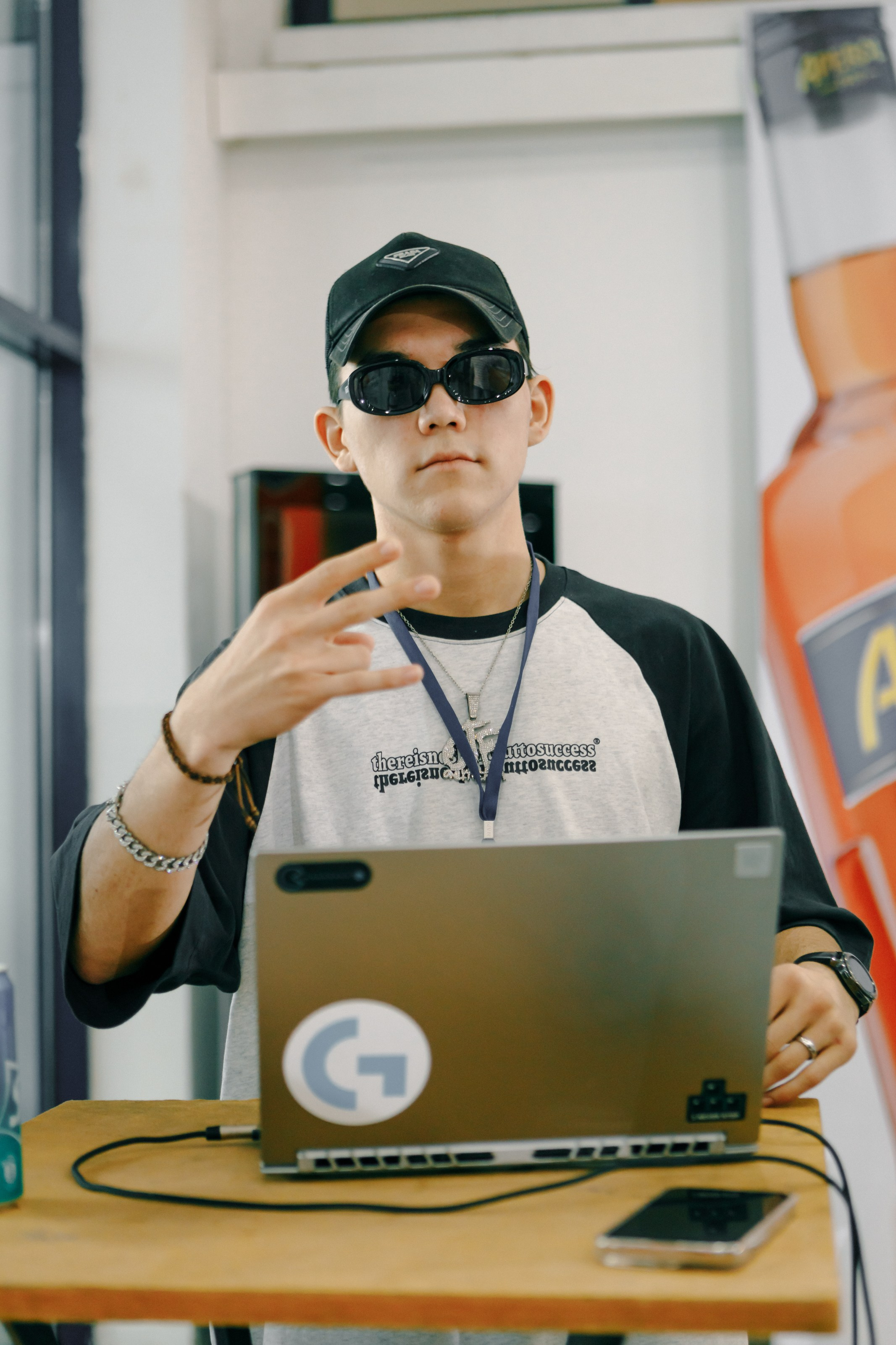 Stand Up. Photographer in Batumi, Georgia Pavel Sharnikov