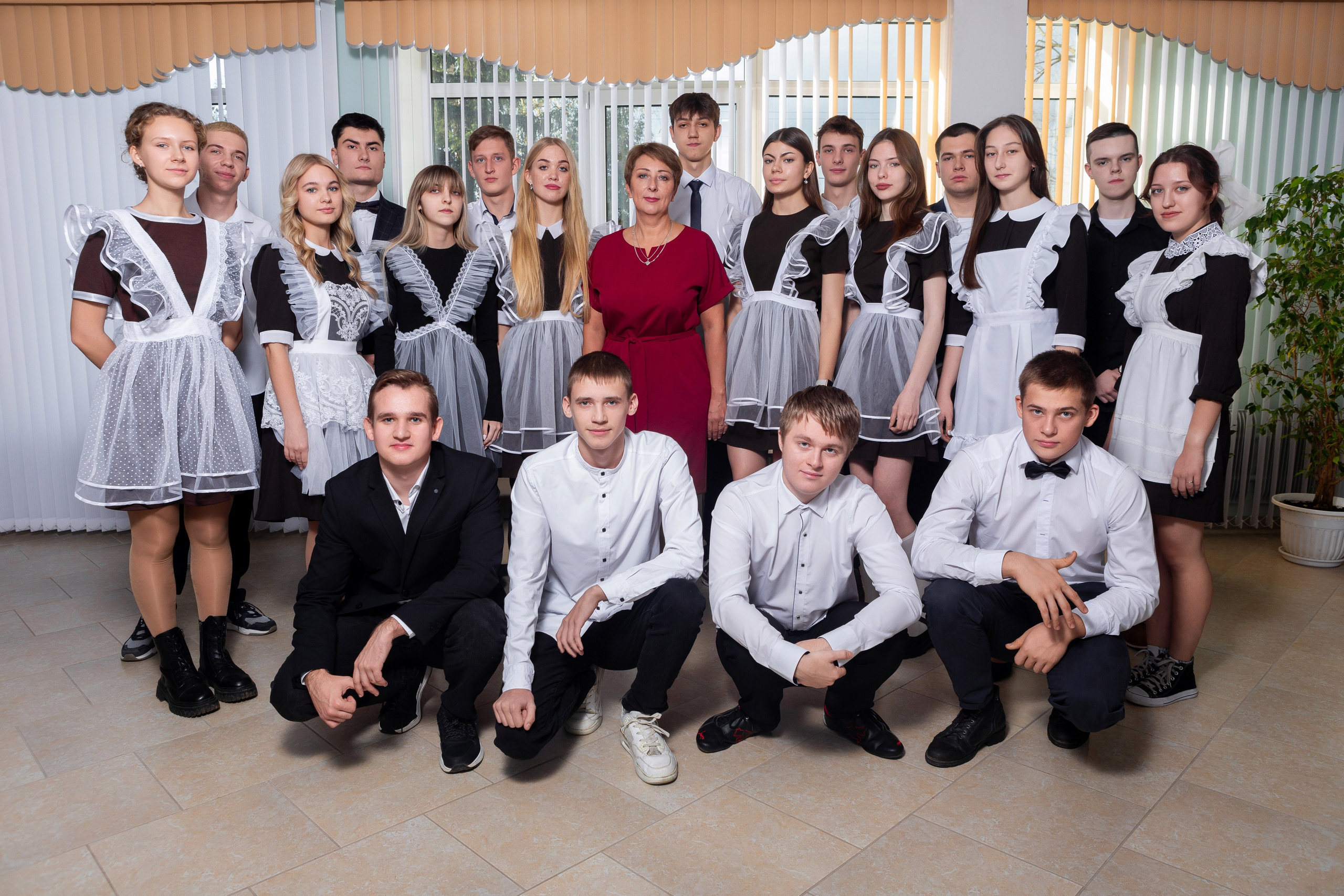 Фотосессия в Библиотеке для Учеников 11 Классов | Твой выпускной Альбом Мценск. ТВОЙ АЛЬБОМ / ТВОИ ПРАВИЛА