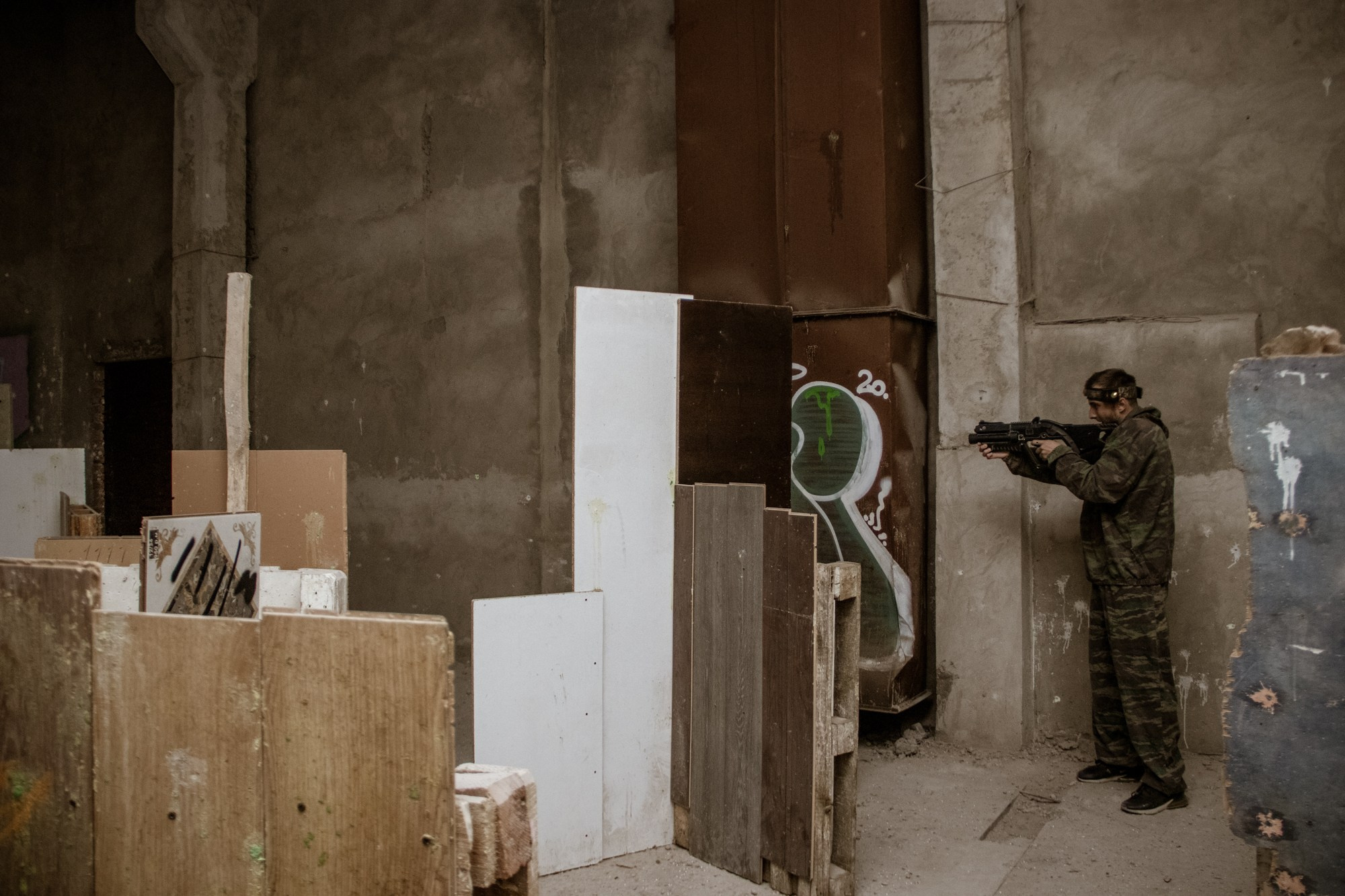 Лазертаг на заводе ЗИП. Репортажный, промышленный и маркетплейс-фотограф Дмитрий Чернат